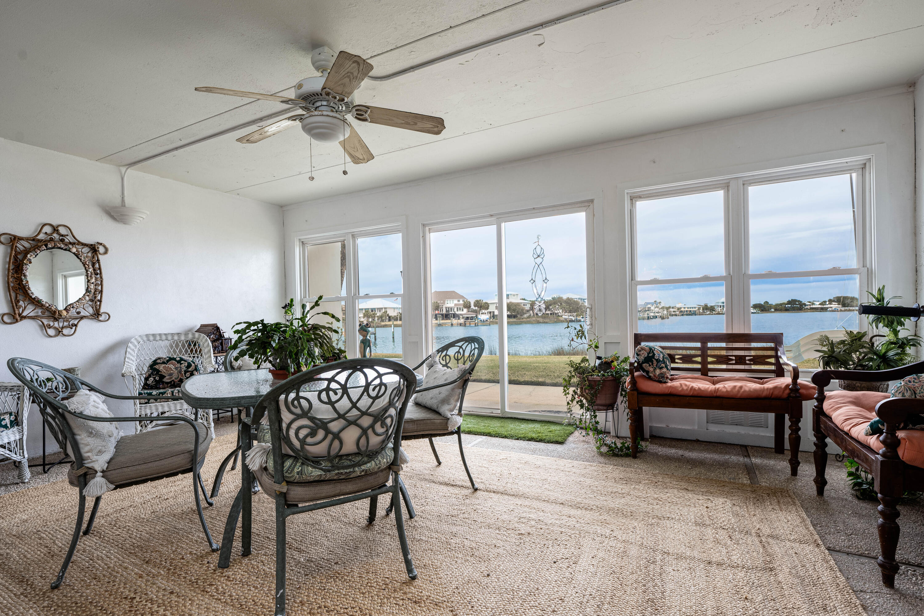 TREEHOUSE - Residential