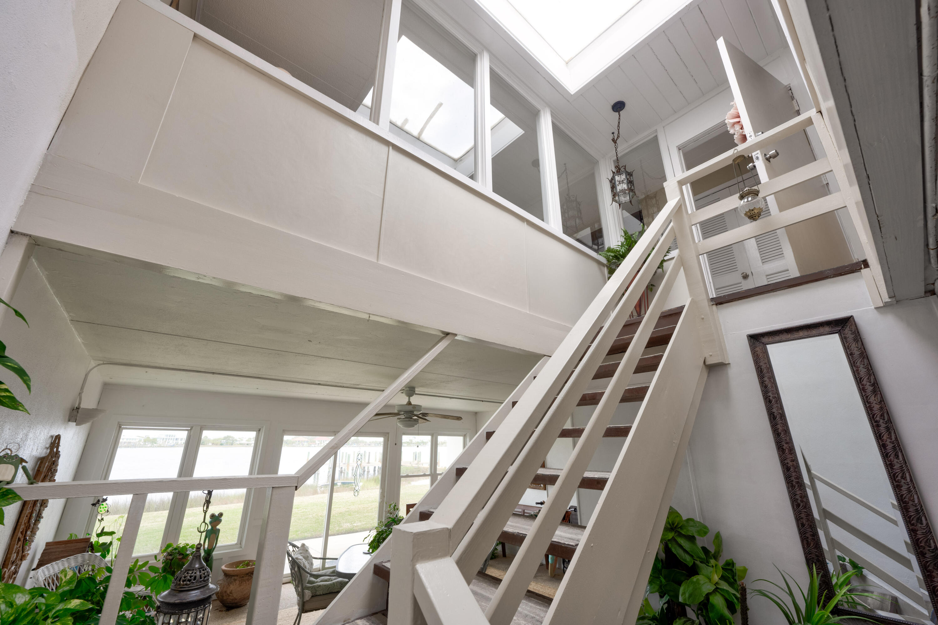 TREEHOUSE - Residential