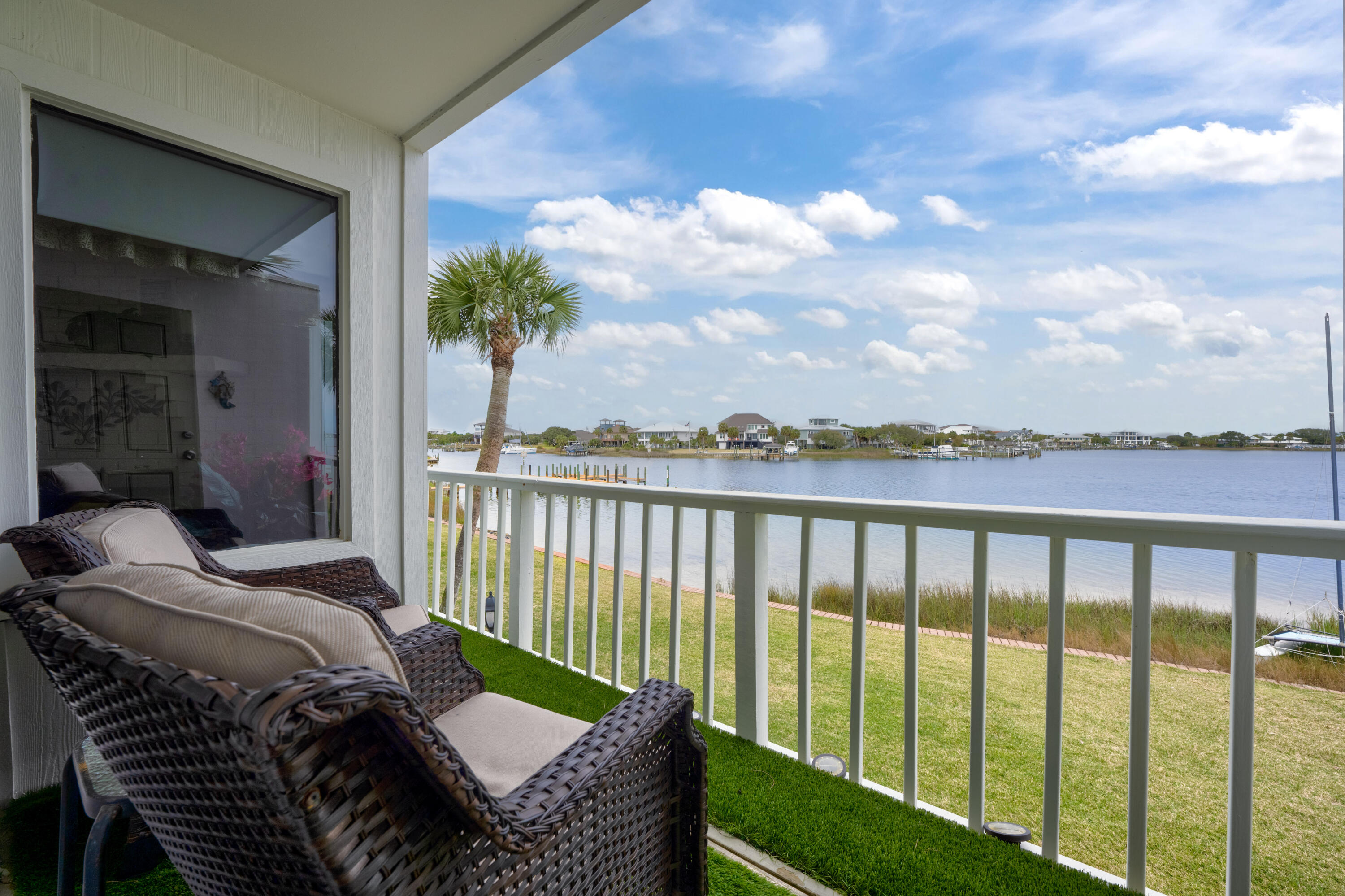 TREEHOUSE - Residential