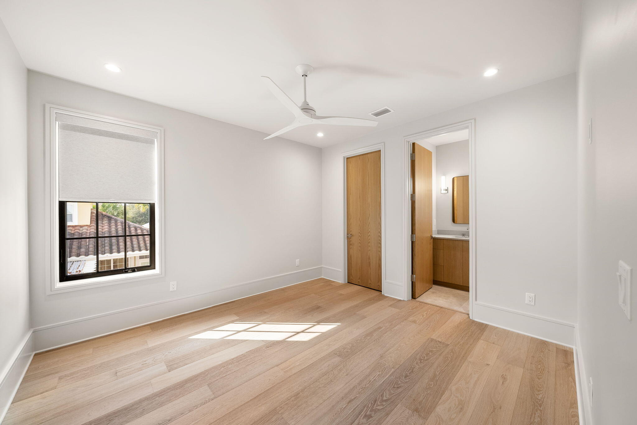 VILLAGE OF WHITE CLIFFS THE - Residential