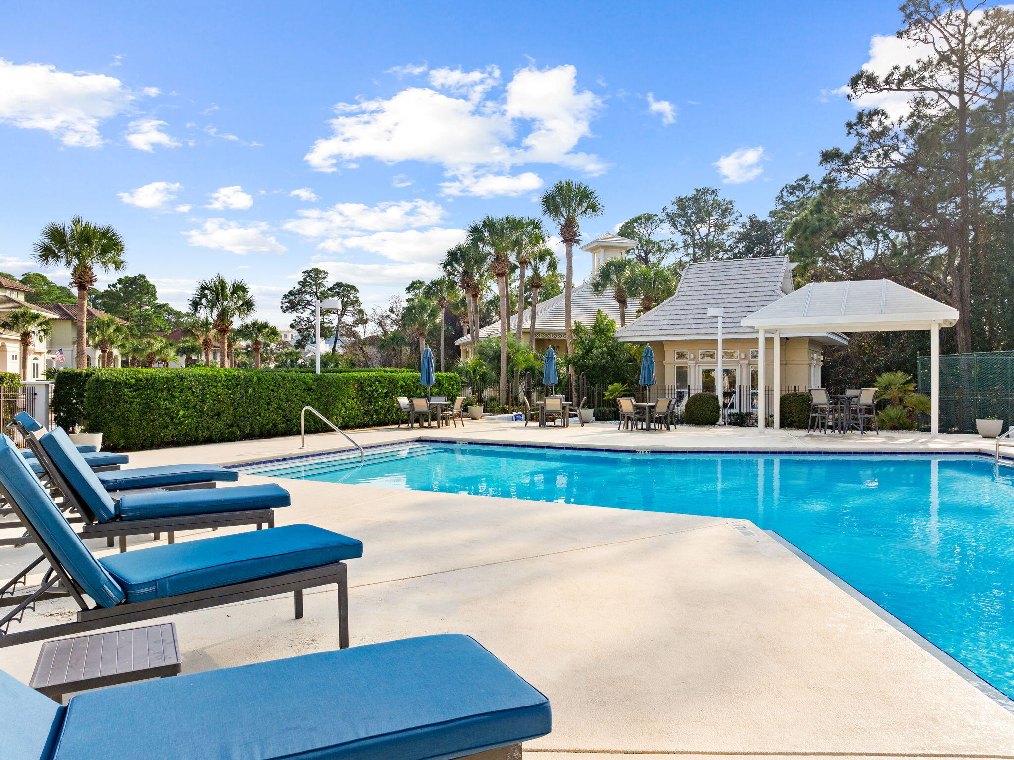 VILLAGE OF WHITE CLIFFS THE - Residential