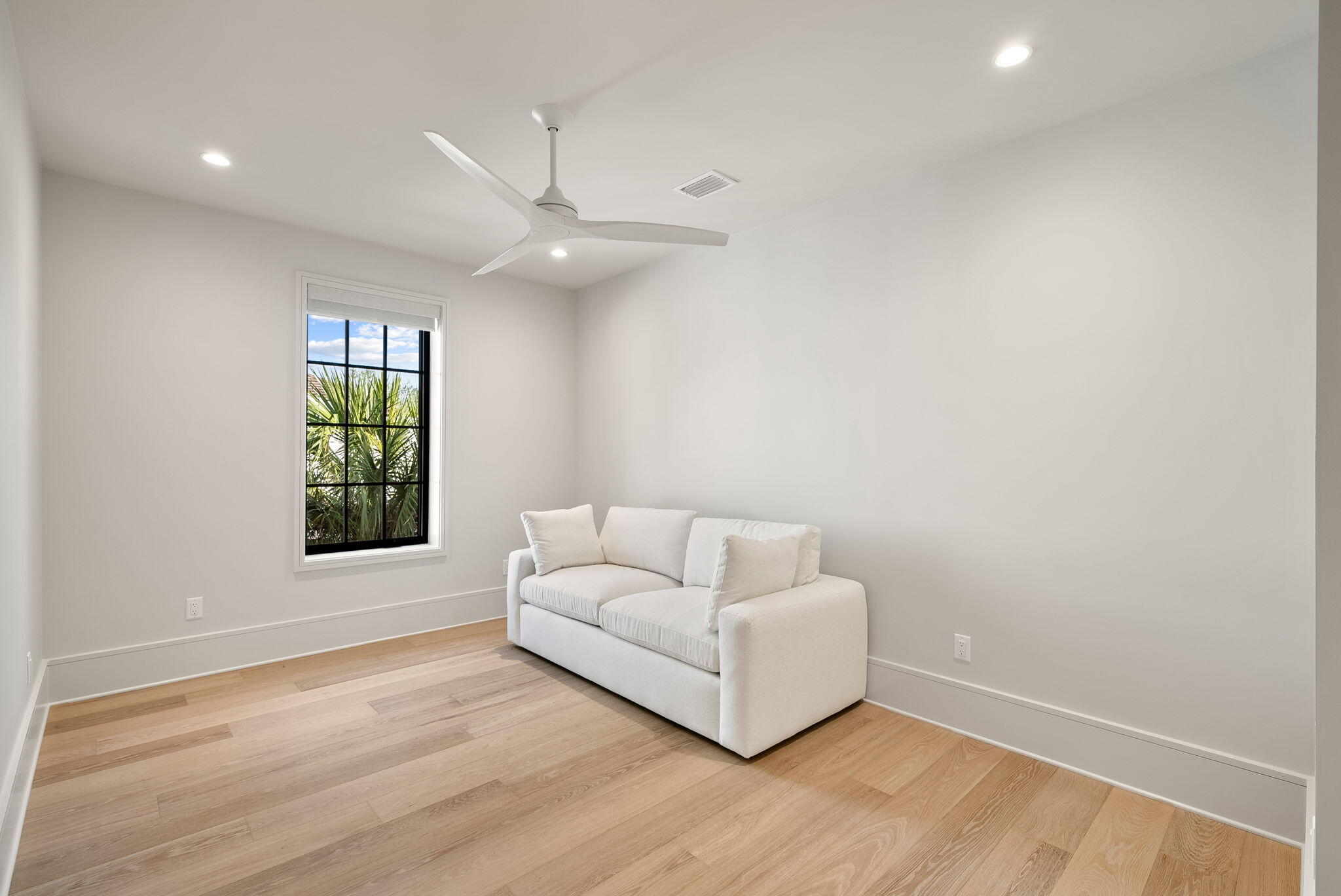 VILLAGE OF WHITE CLIFFS THE - Residential