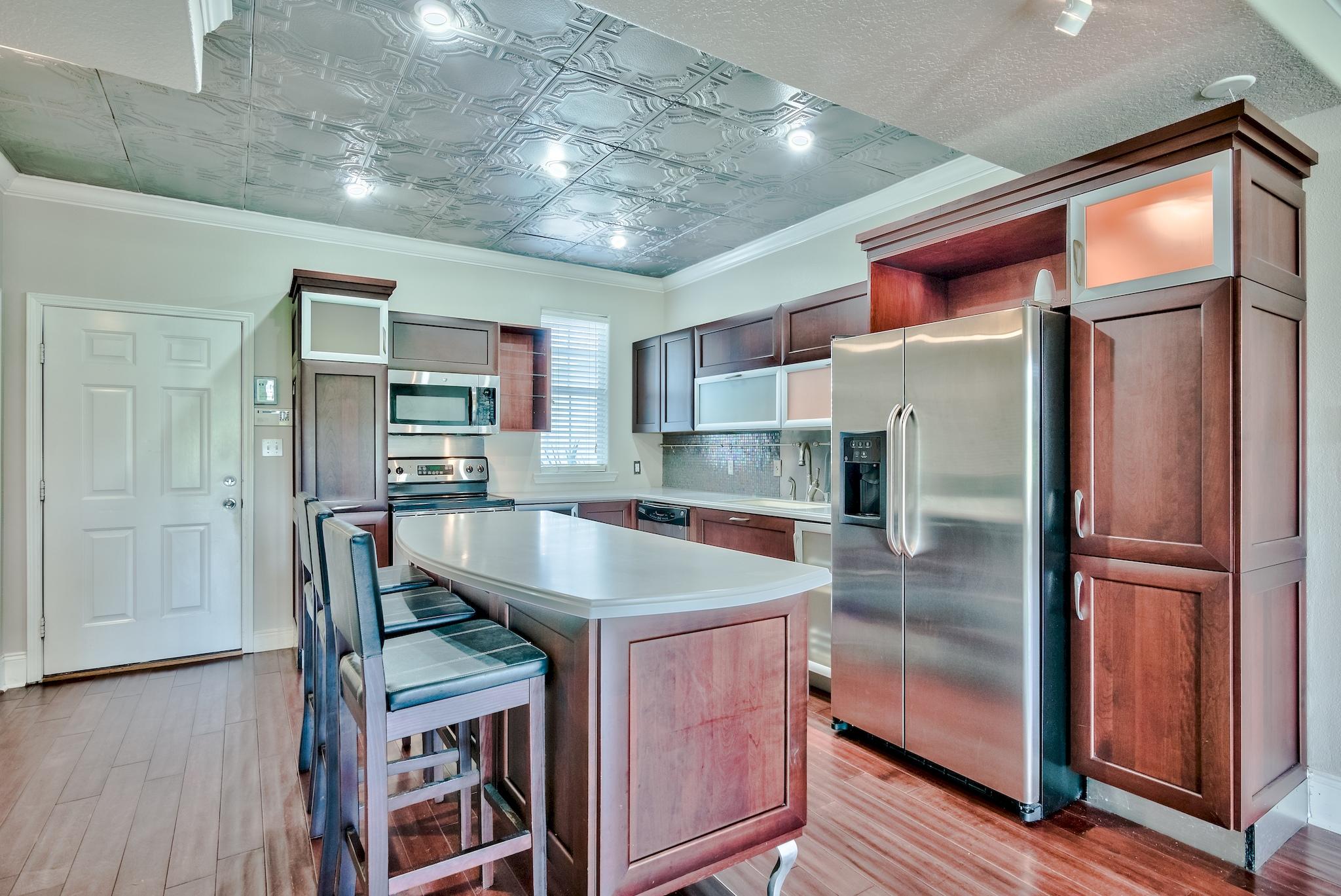 DESOTO SQUARE - Residential