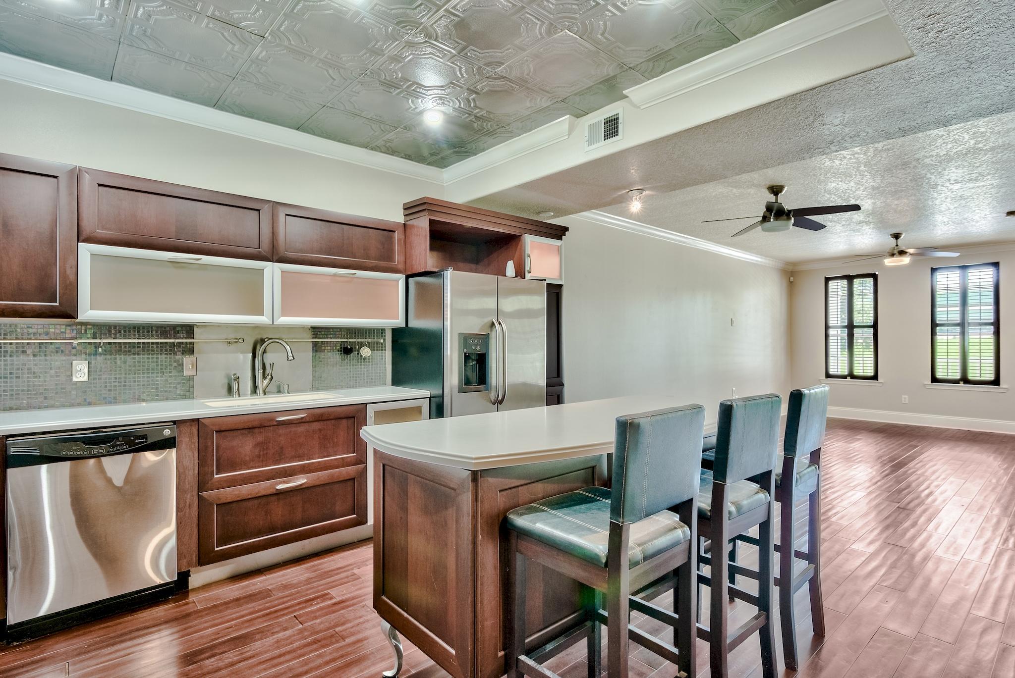 DESOTO SQUARE - Residential