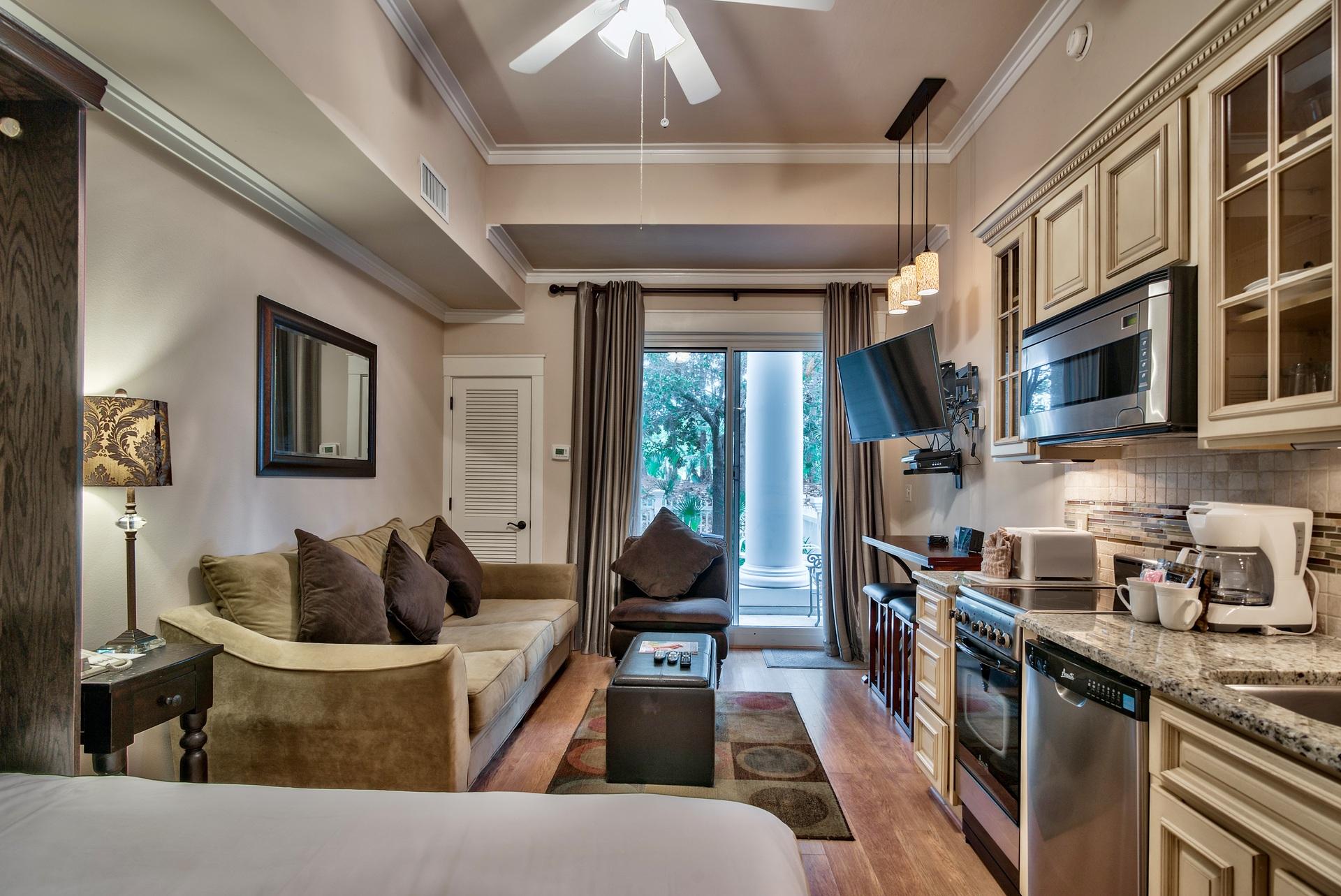 PILOT HOUSE - Residential