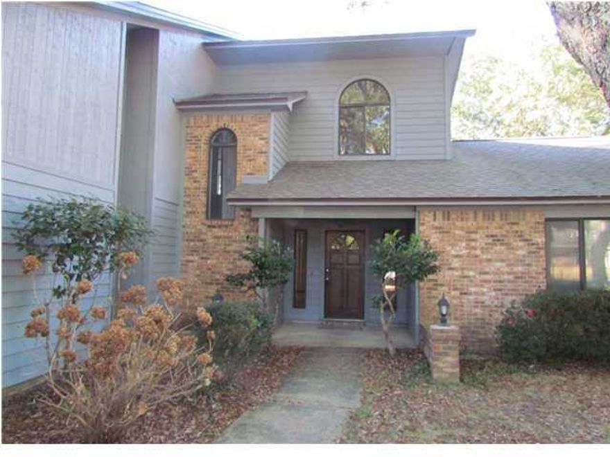 Very nice family friendly home located in the Woodlands of Bluewater Bay. Spacious rooms, walk in pantry, indoor laundry and a bonus loft area perfect for home office. Screened porch, fenced back yard. Convenient to Destin bridge, Eglin Air Force Base, and Eod School. Owner will consider a small dog that is spayed/neutered and fully house broken, no puppies. $300 non refundable pet fee and $300 refundable deposit required at lease signing. No cats! Available 07/15/2019 call our office to schedule a viewing appointment.NO REFRIGERATOR in this unit.