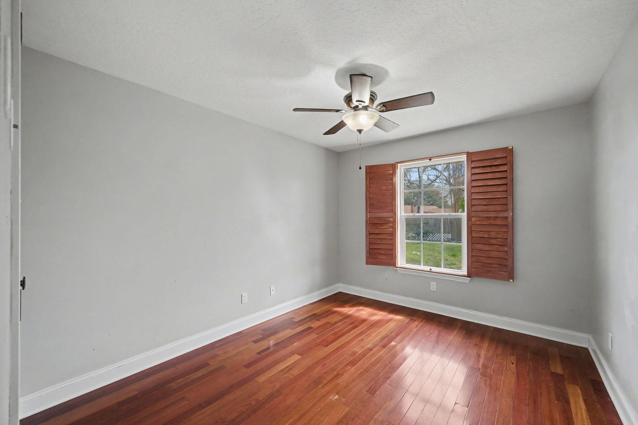 CRESCENT SHORES - Residential