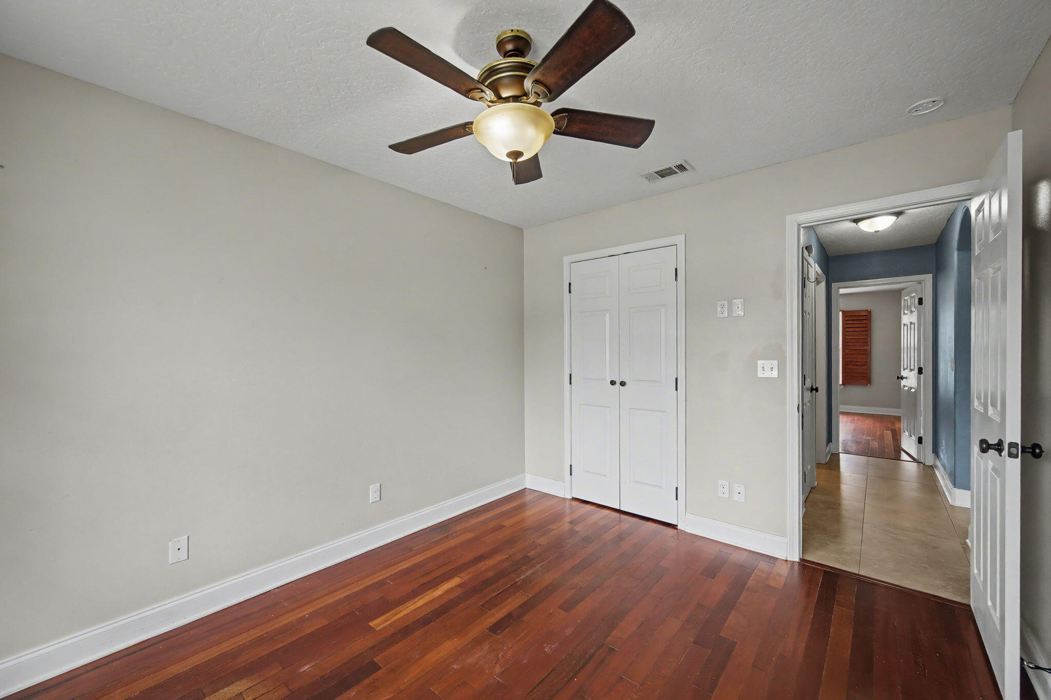 CRESCENT SHORES - Residential