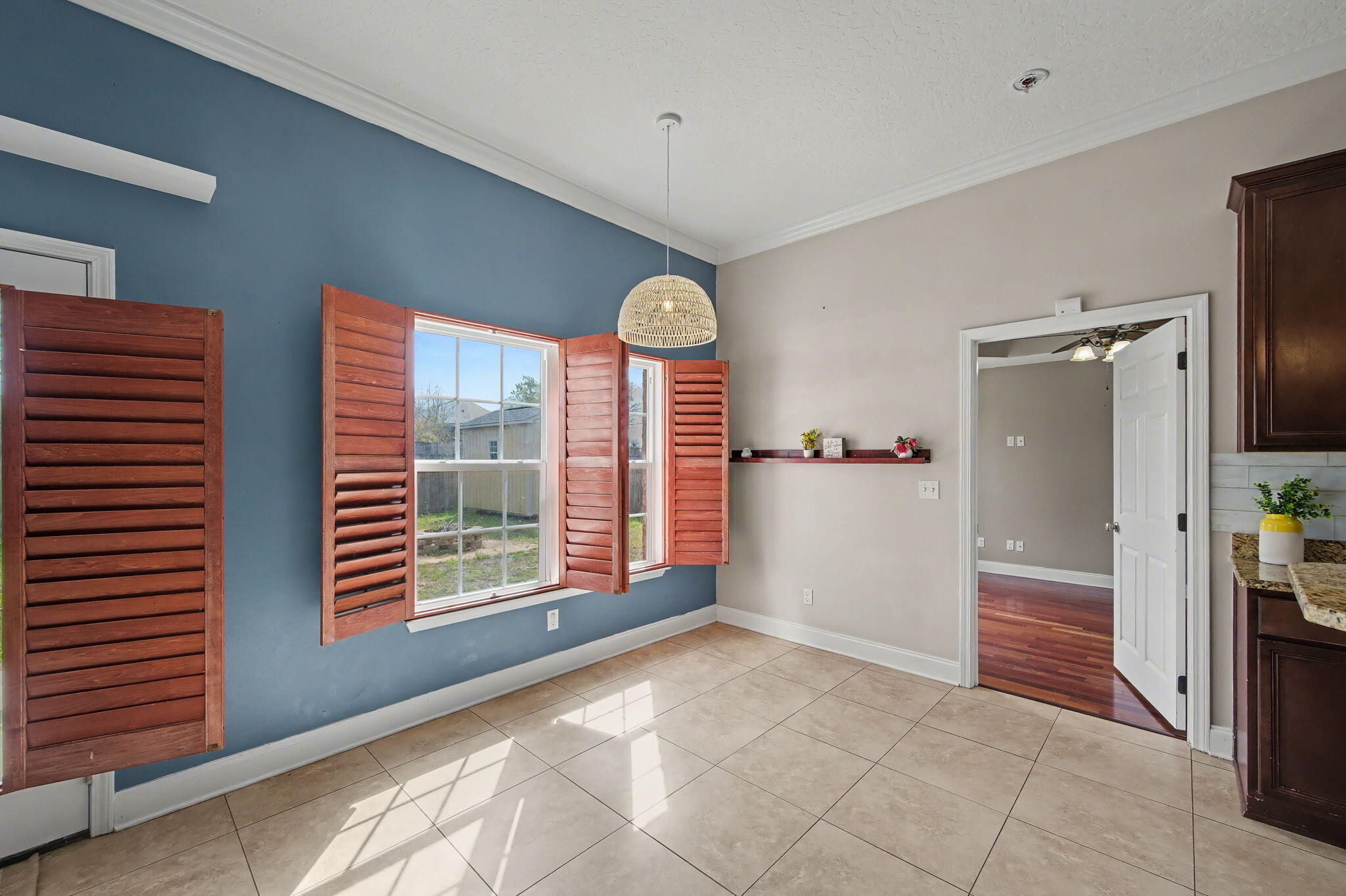 CRESCENT SHORES - Residential