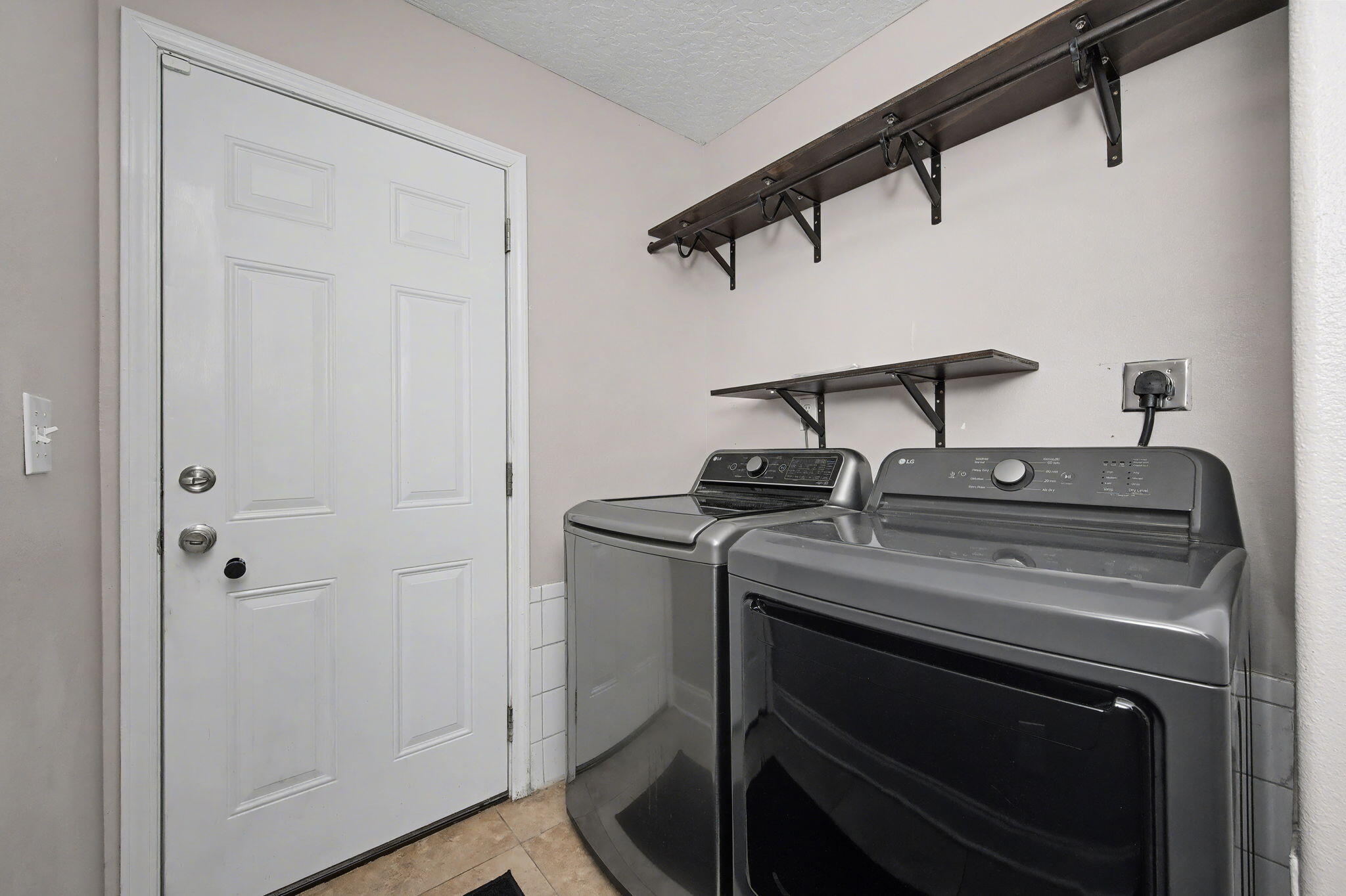 CRESCENT SHORES - Residential