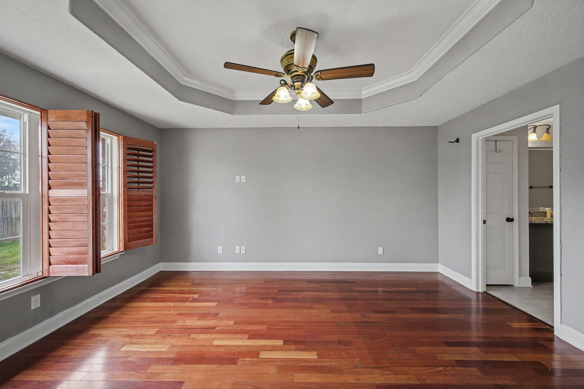 CRESCENT SHORES - Residential