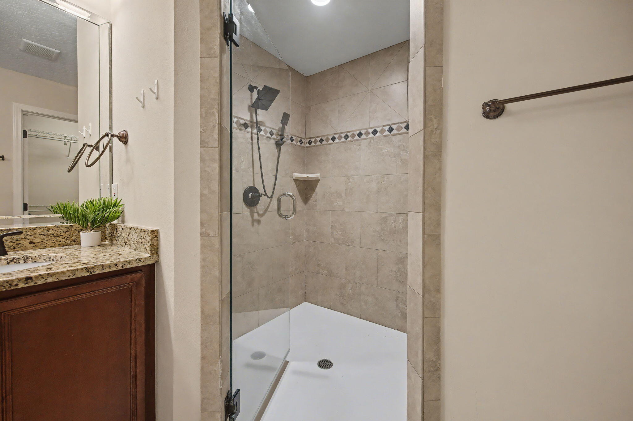 CRESCENT SHORES - Residential