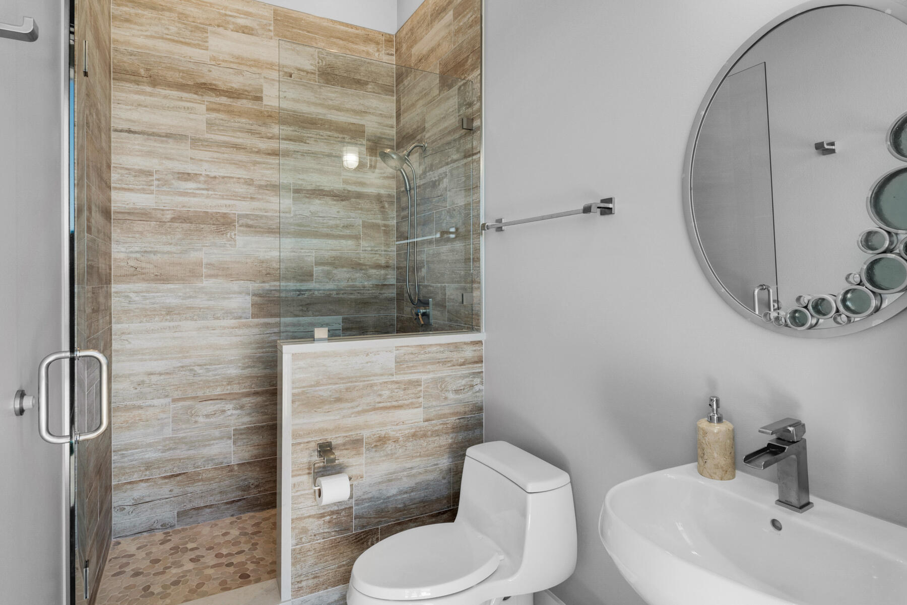 WINDWARD PH 2 BLUEWATER BAY - Residential