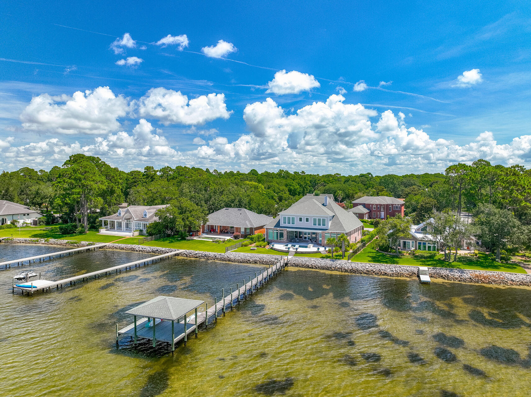 WINDWARD PH 2 BLUEWATER BAY - Residential