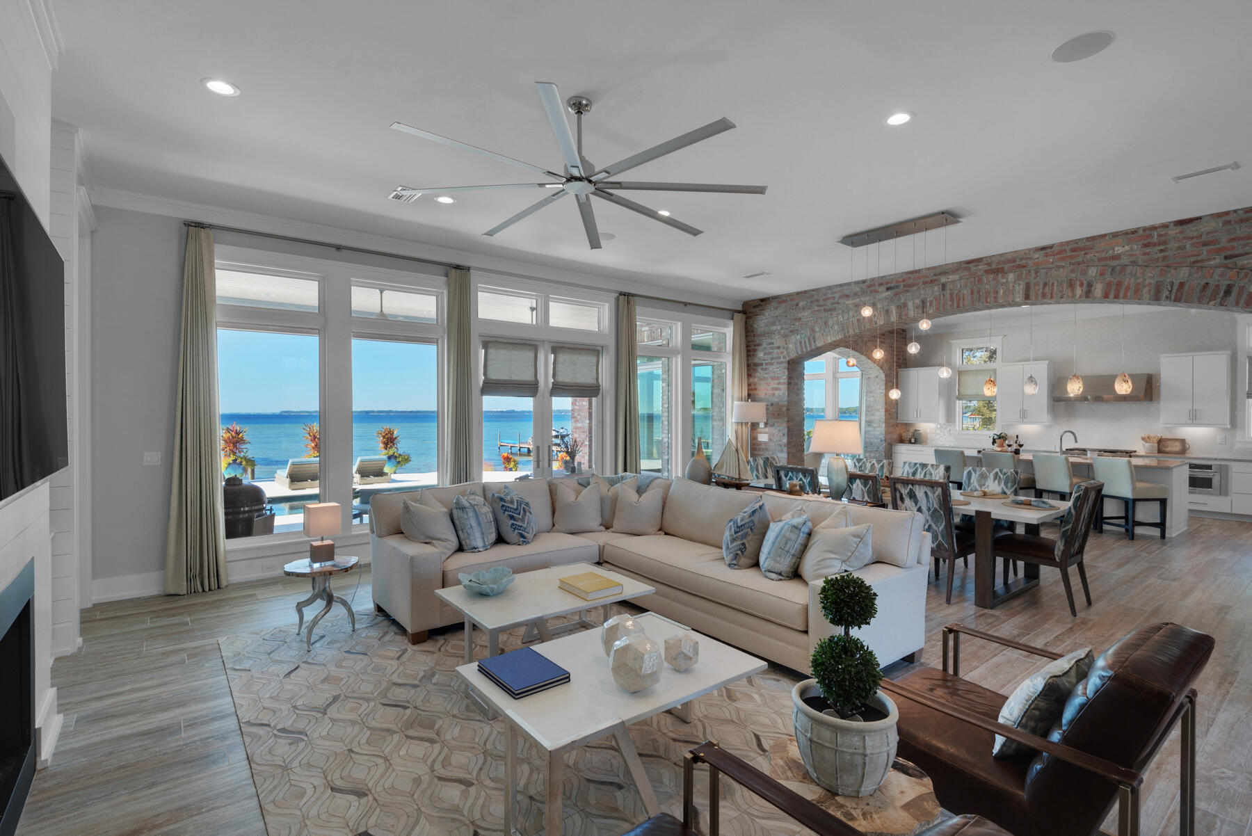 WINDWARD PH 2 BLUEWATER BAY - Residential