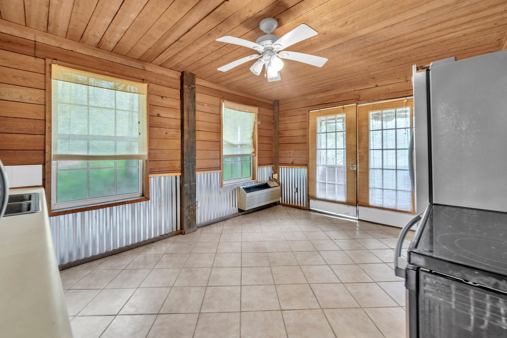 CHOCTAWHATCHEE RIVER ESTATES - Residential