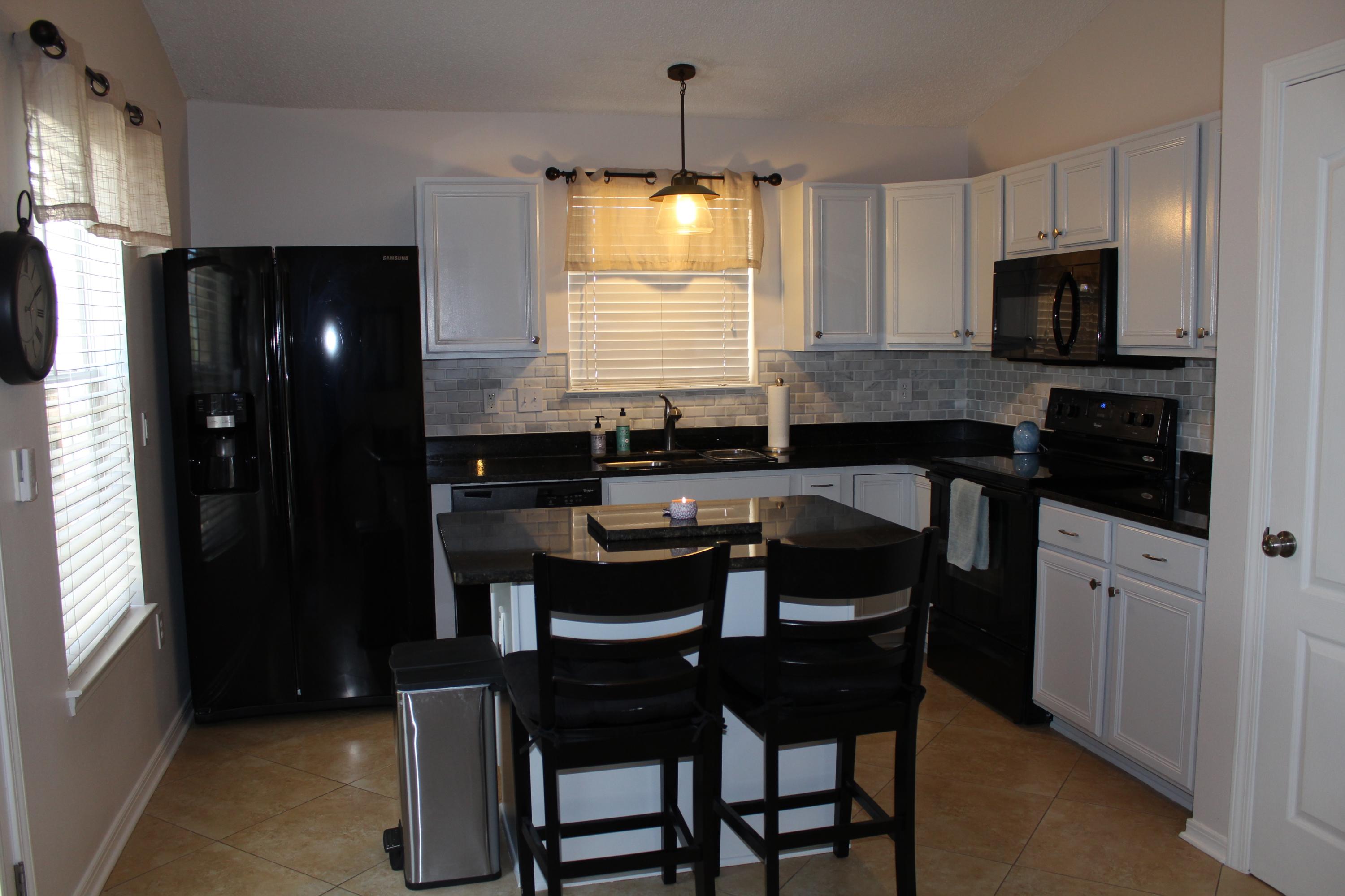 EMERALD LAKES PH 3 - Residential