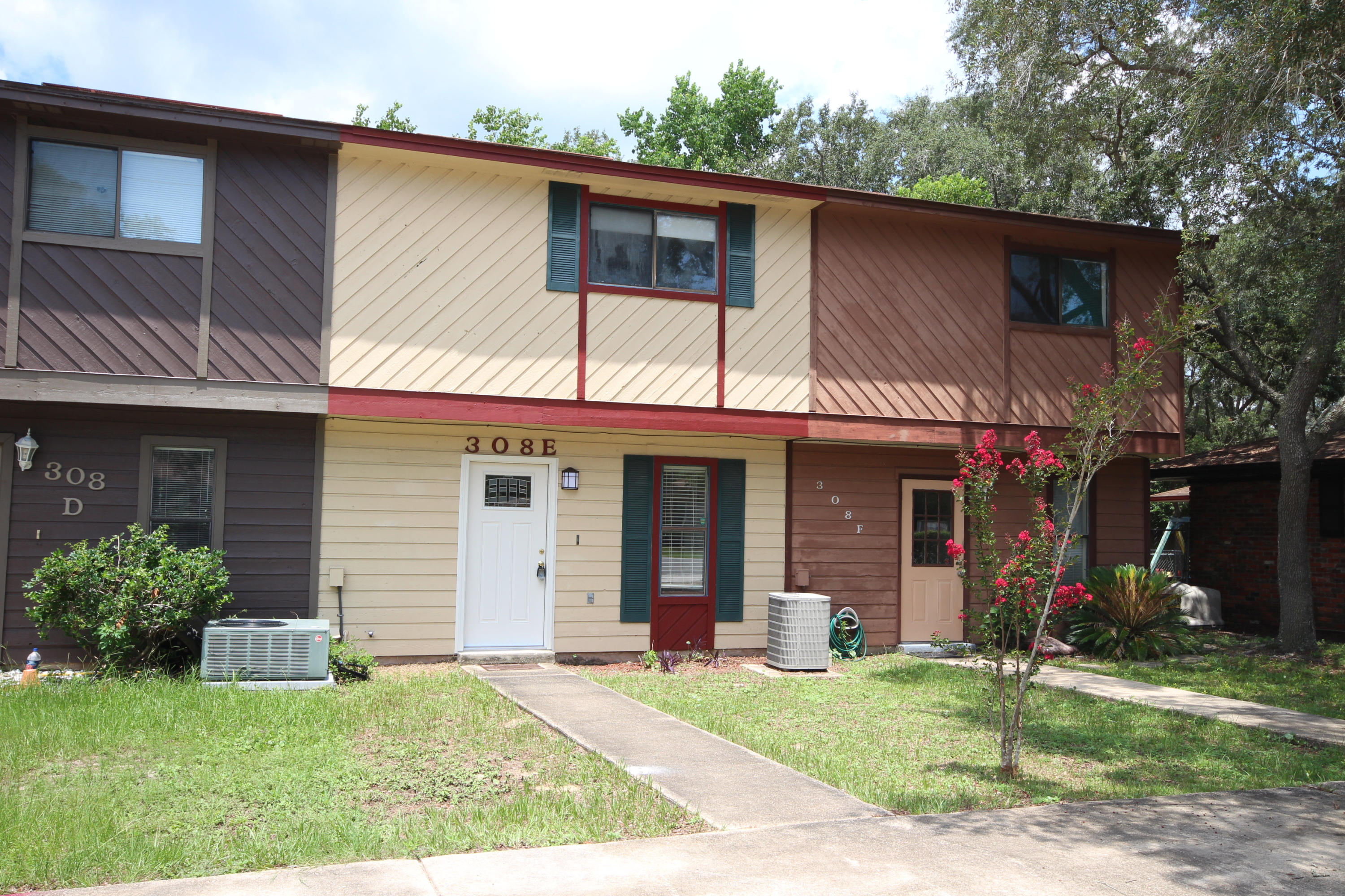 WOODROW ESTATES - Residential