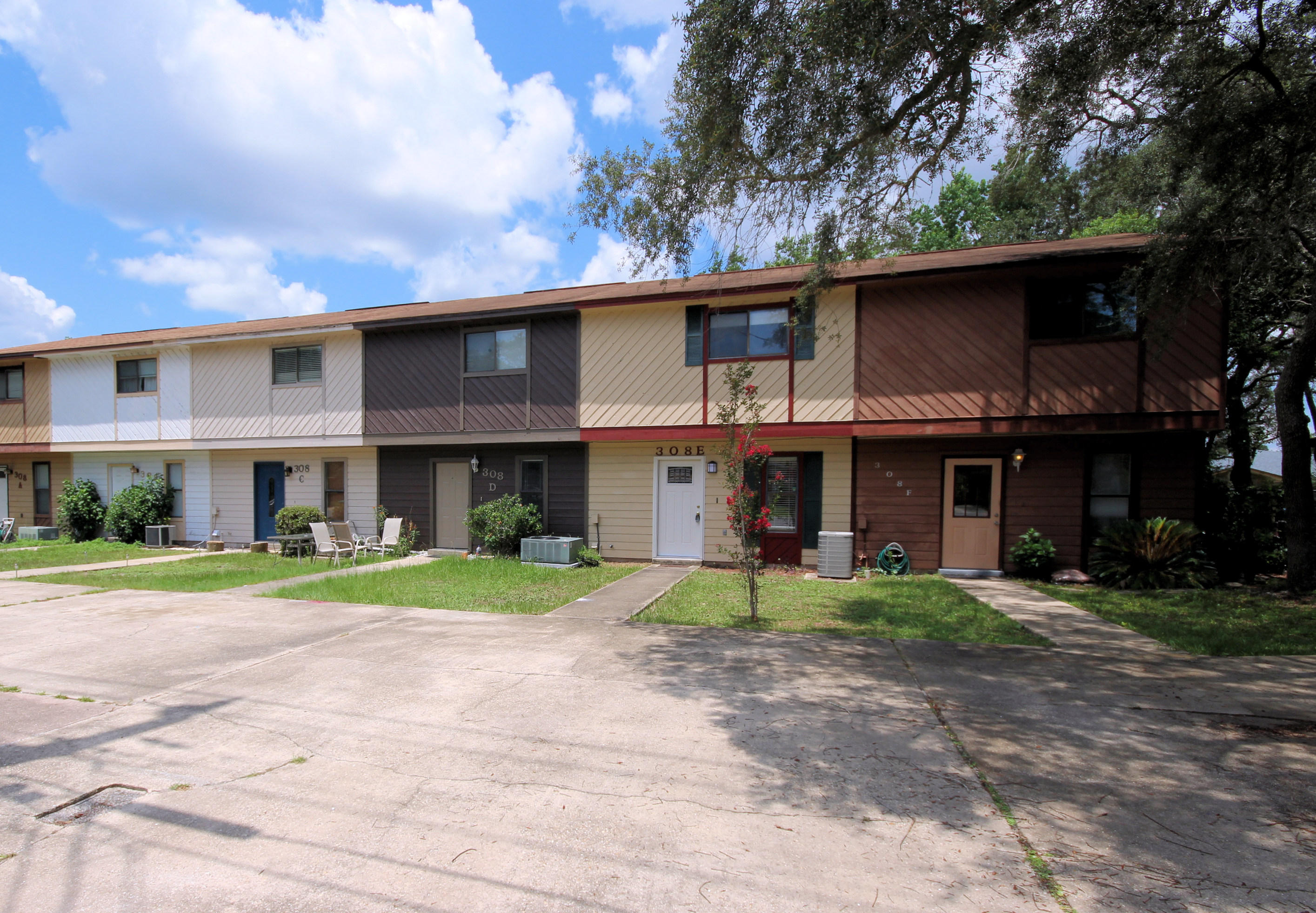 WOODROW ESTATES - Residential