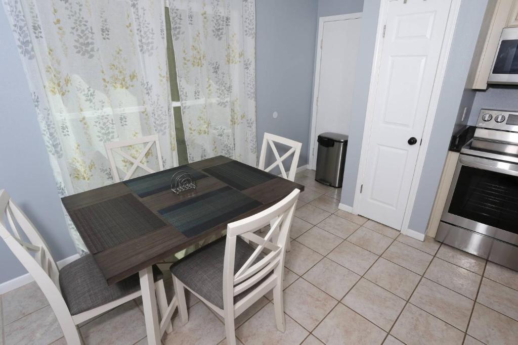 GREEN ARBOR T/H - Residential