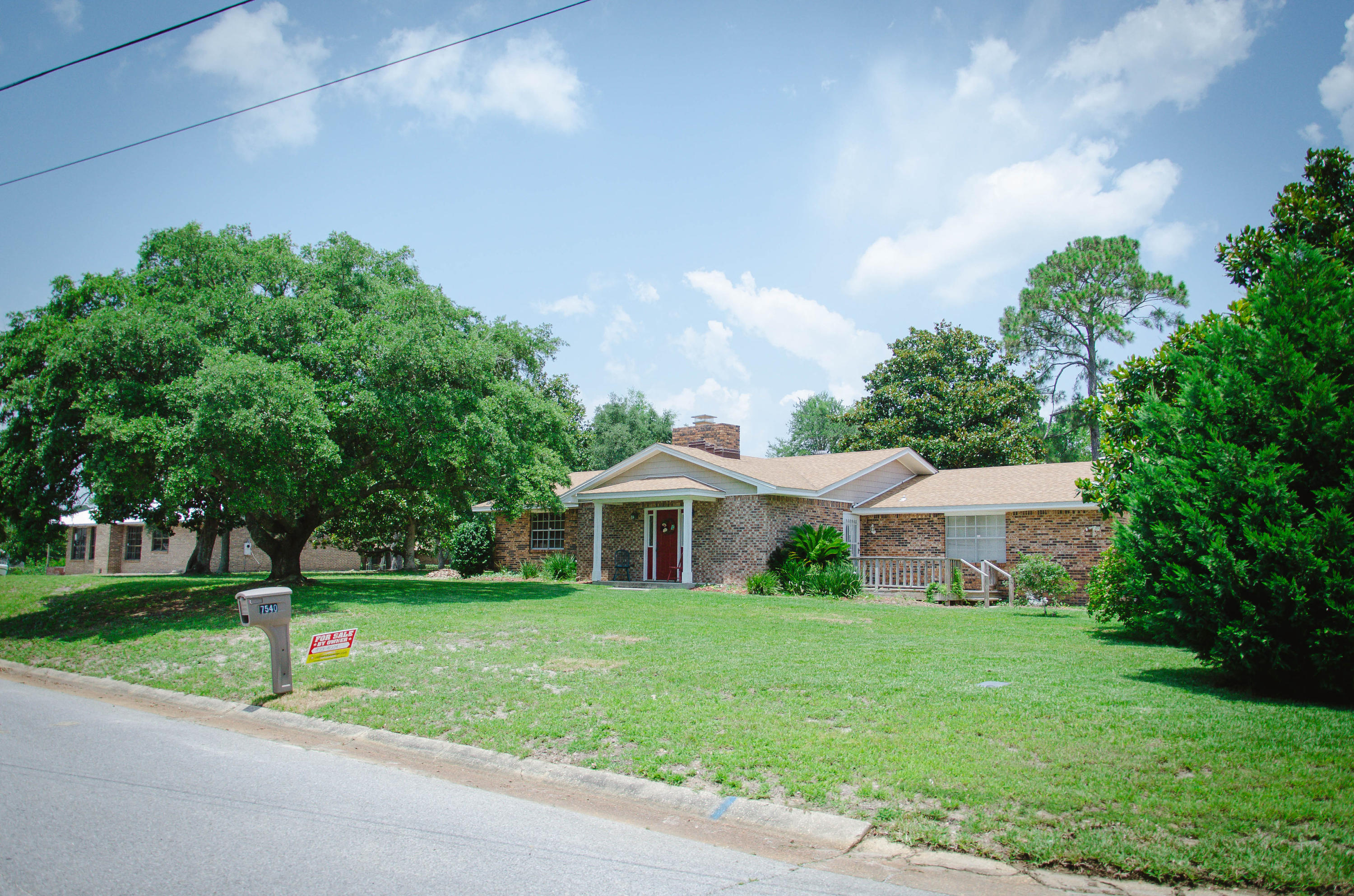 Well Built Brick Home located on a Corner Lot across the street from Santa Rosa Sound. Quiet Neighborhood, Nice Neighbors, No Traffic. Beautiful, Mature Trees, Roses, Camellias, Sego Palms. Good Schools. Close to all the Bases. (The Property is above Flood Elevation, X-Zone) Come take a look!
