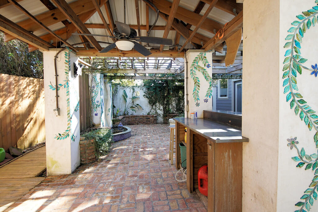 WHISPERING PINES - Residential