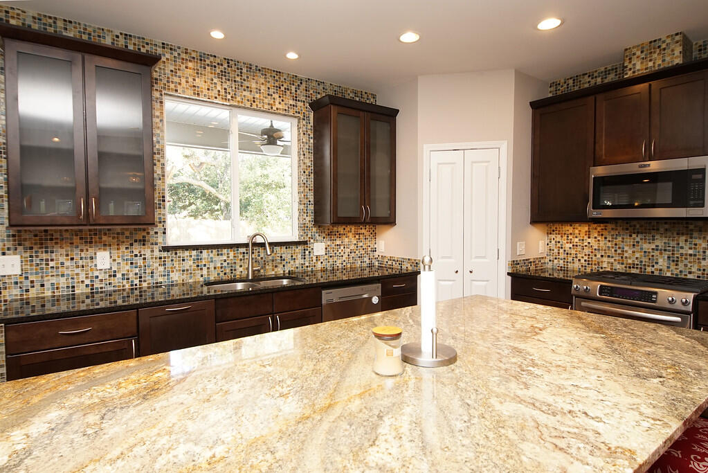 WHISPERING PINES - Residential