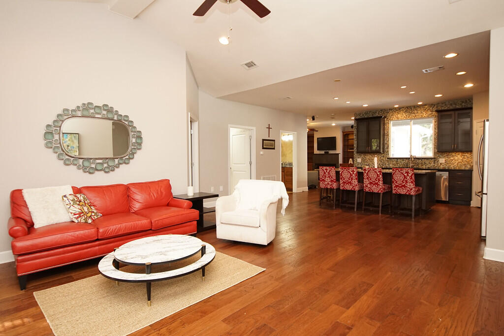 WHISPERING PINES - Residential