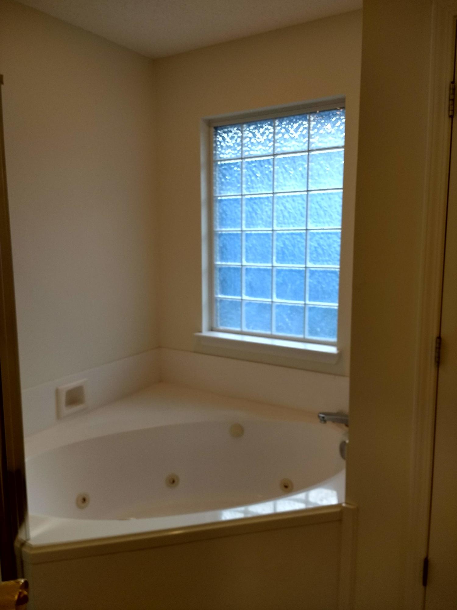 RIVERCHASE S/D PH 3 - Residential Lease