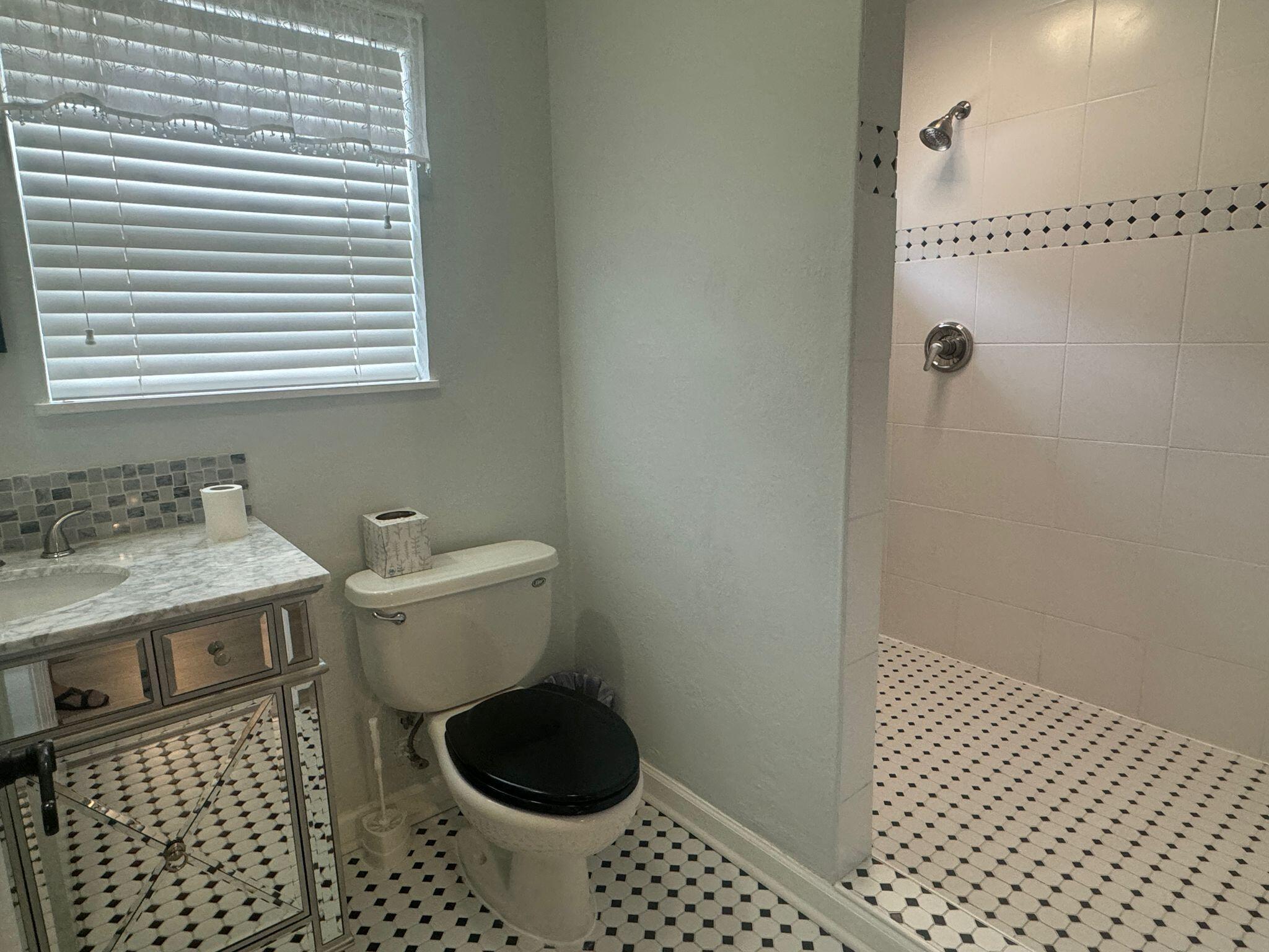 BAYSHORE GARDENS - Residential Lease