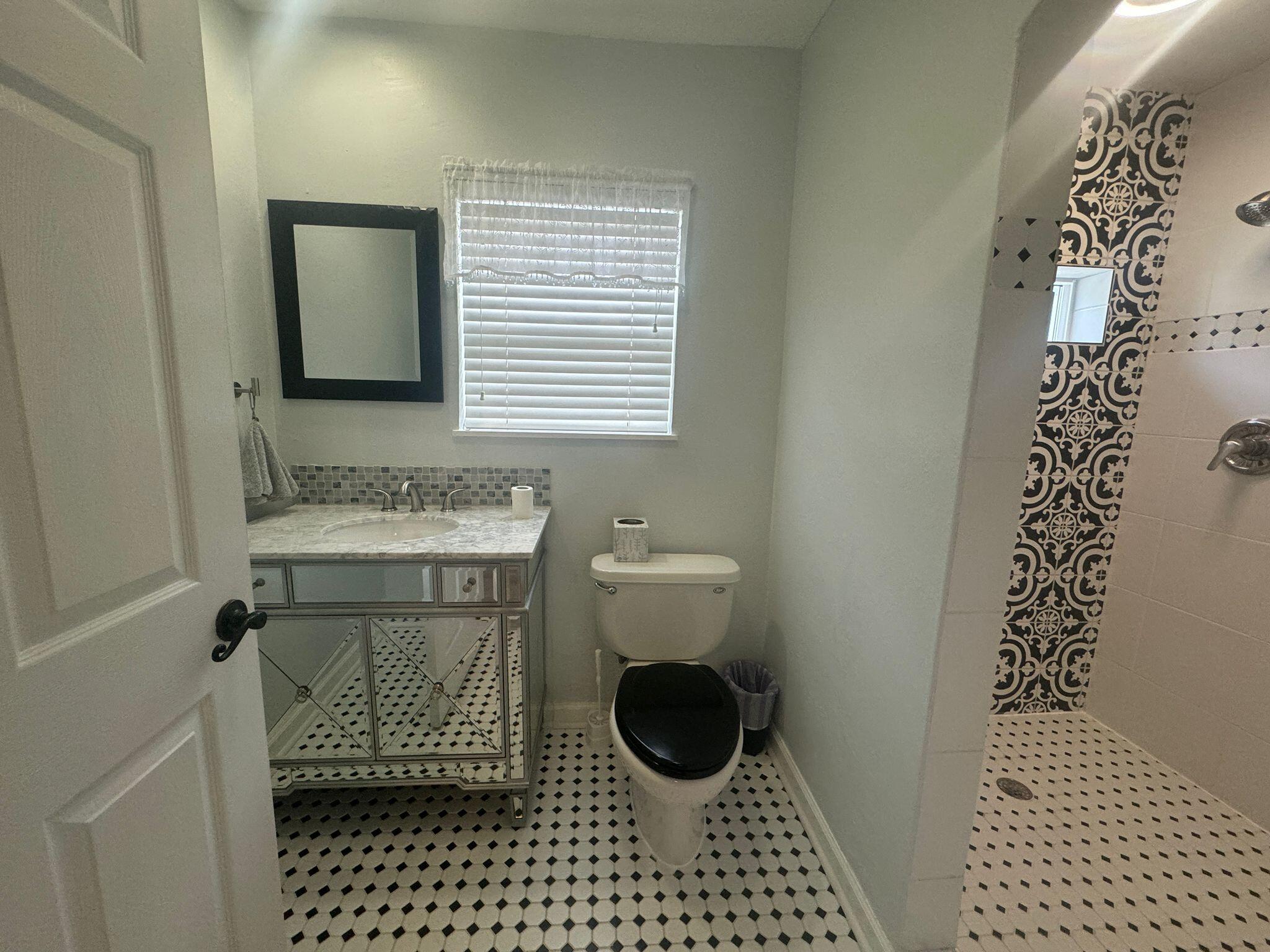 BAYSHORE GARDENS - Residential Lease