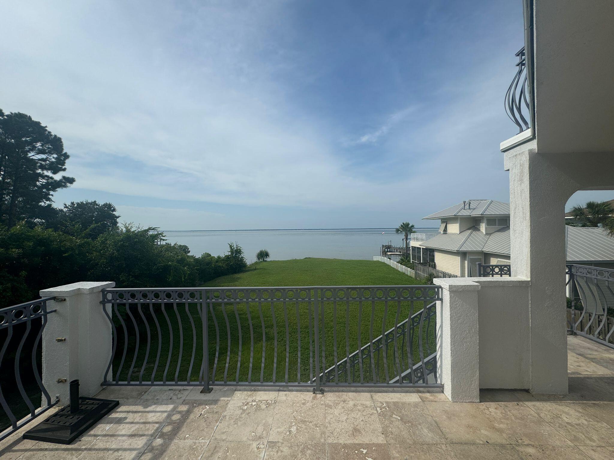 BAYSHORE GARDENS - Residential Lease