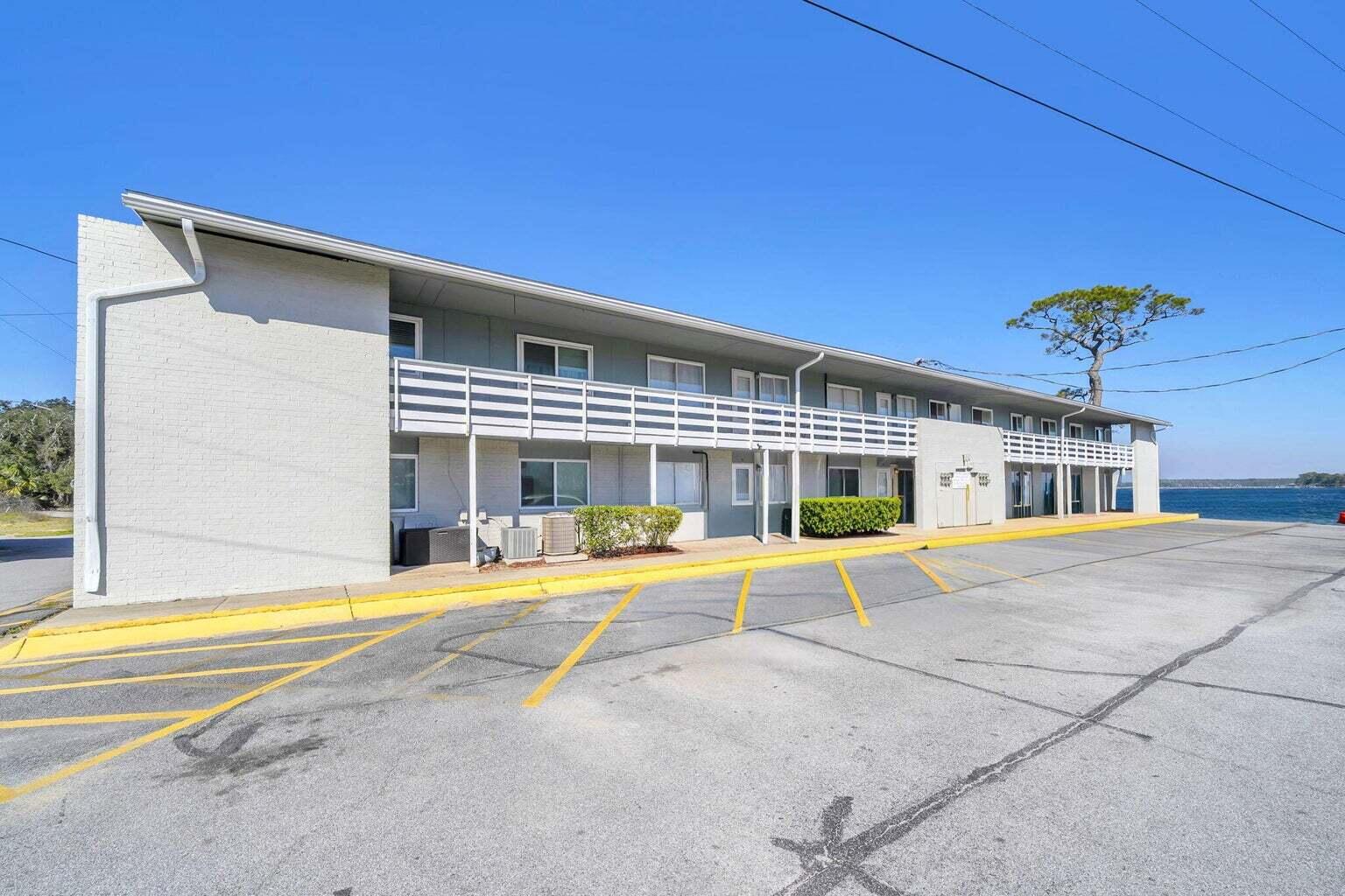 BAYVIEW WATERS CONDO - Residential