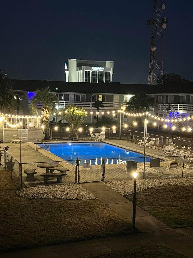 BAYVIEW WATERS CONDO - Residential