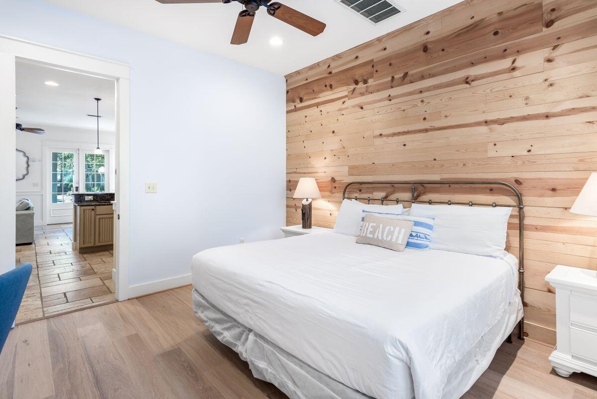 BUNGALOS AT SANDESTIN - Residential