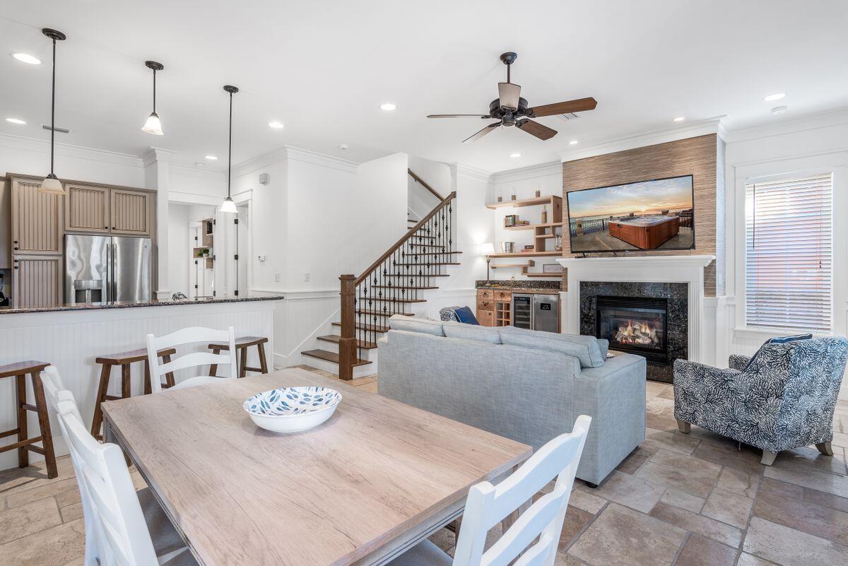 BUNGALOS AT SANDESTIN - Residential