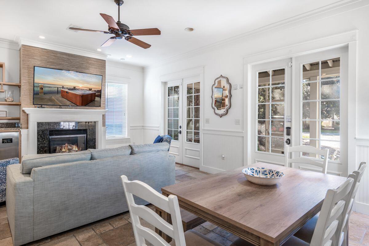 BUNGALOS AT SANDESTIN - Residential