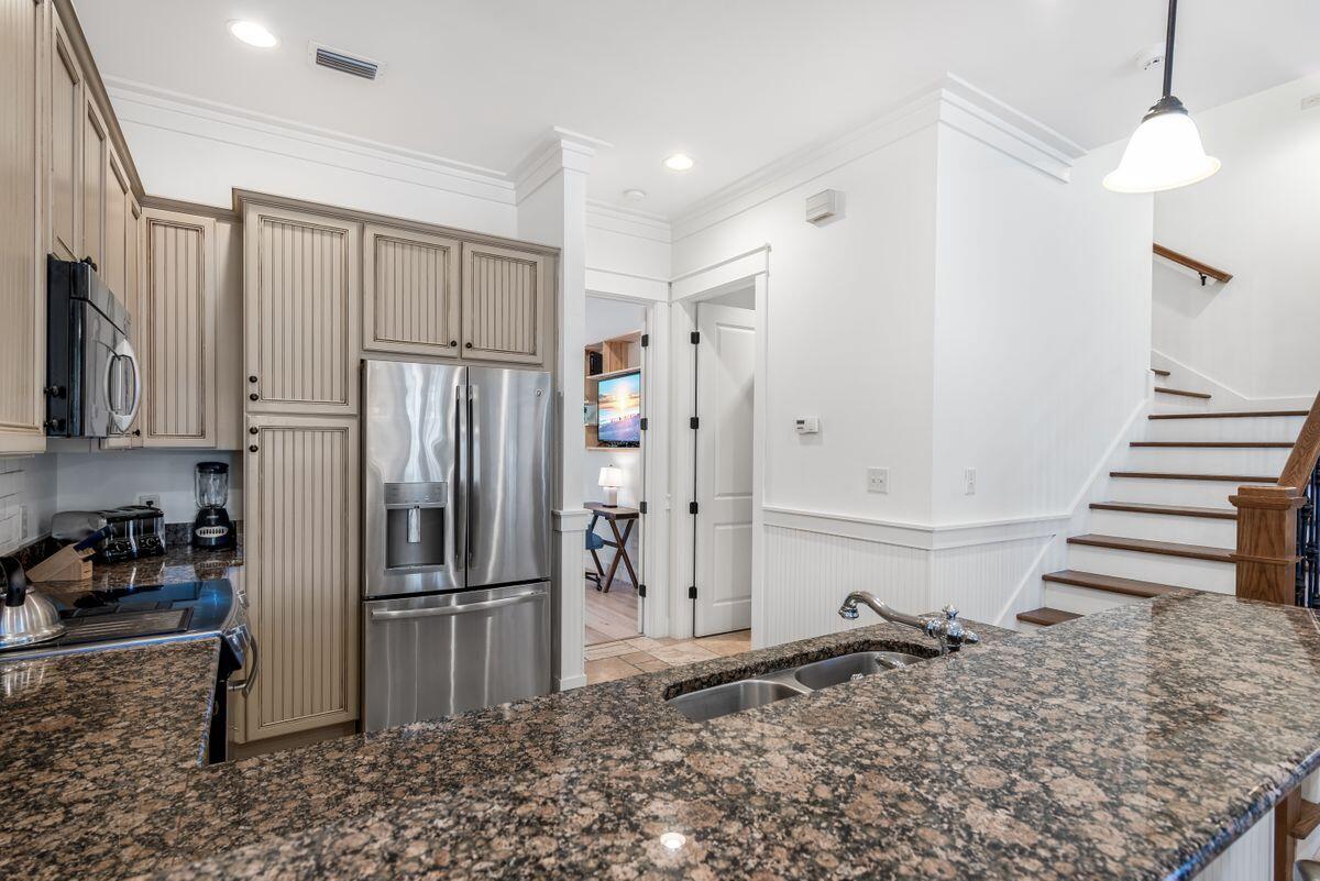 BUNGALOS AT SANDESTIN - Residential