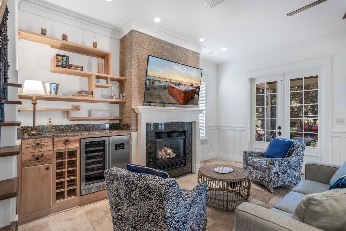 BUNGALOS AT SANDESTIN - Residential