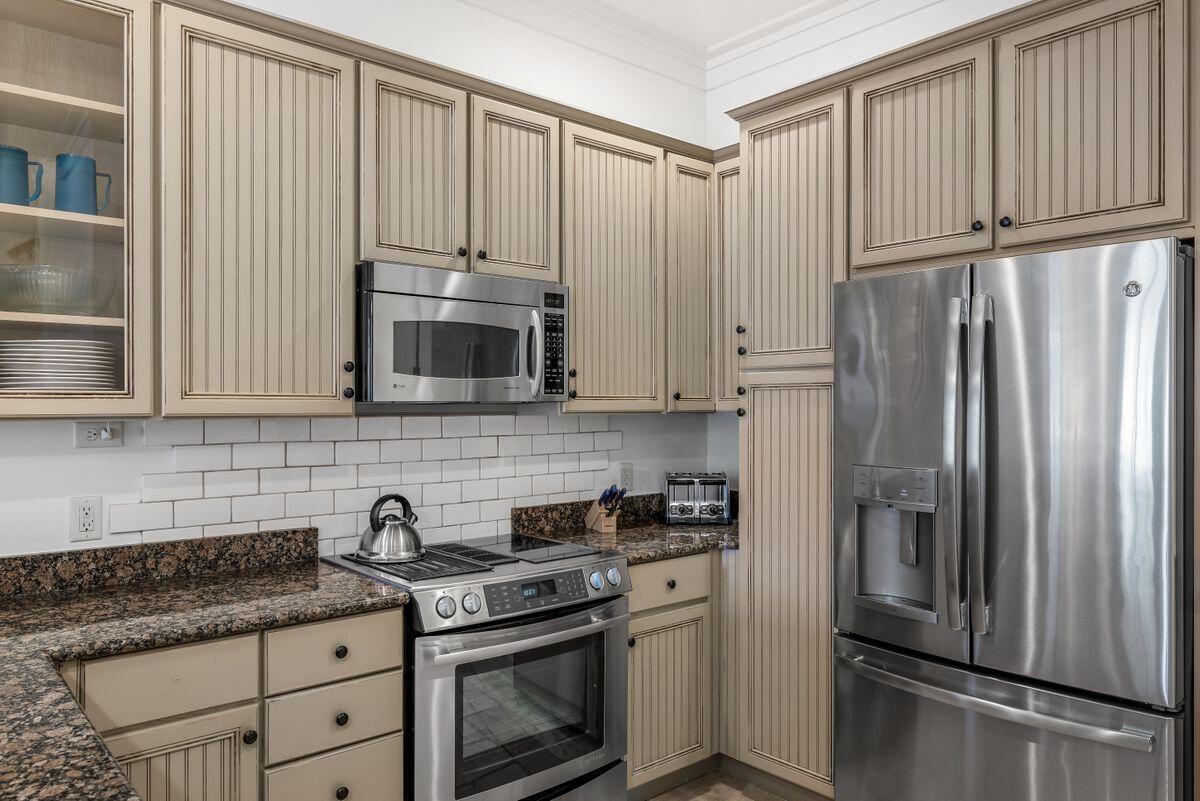 BUNGALOS AT SANDESTIN - Residential