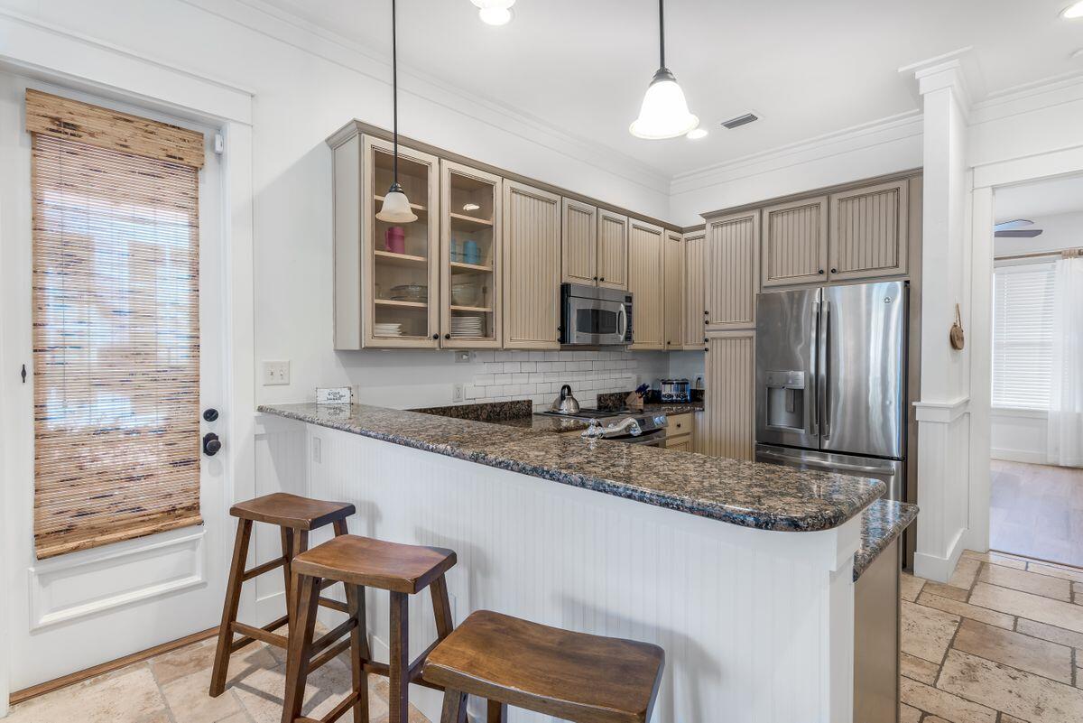 BUNGALOS AT SANDESTIN - Residential