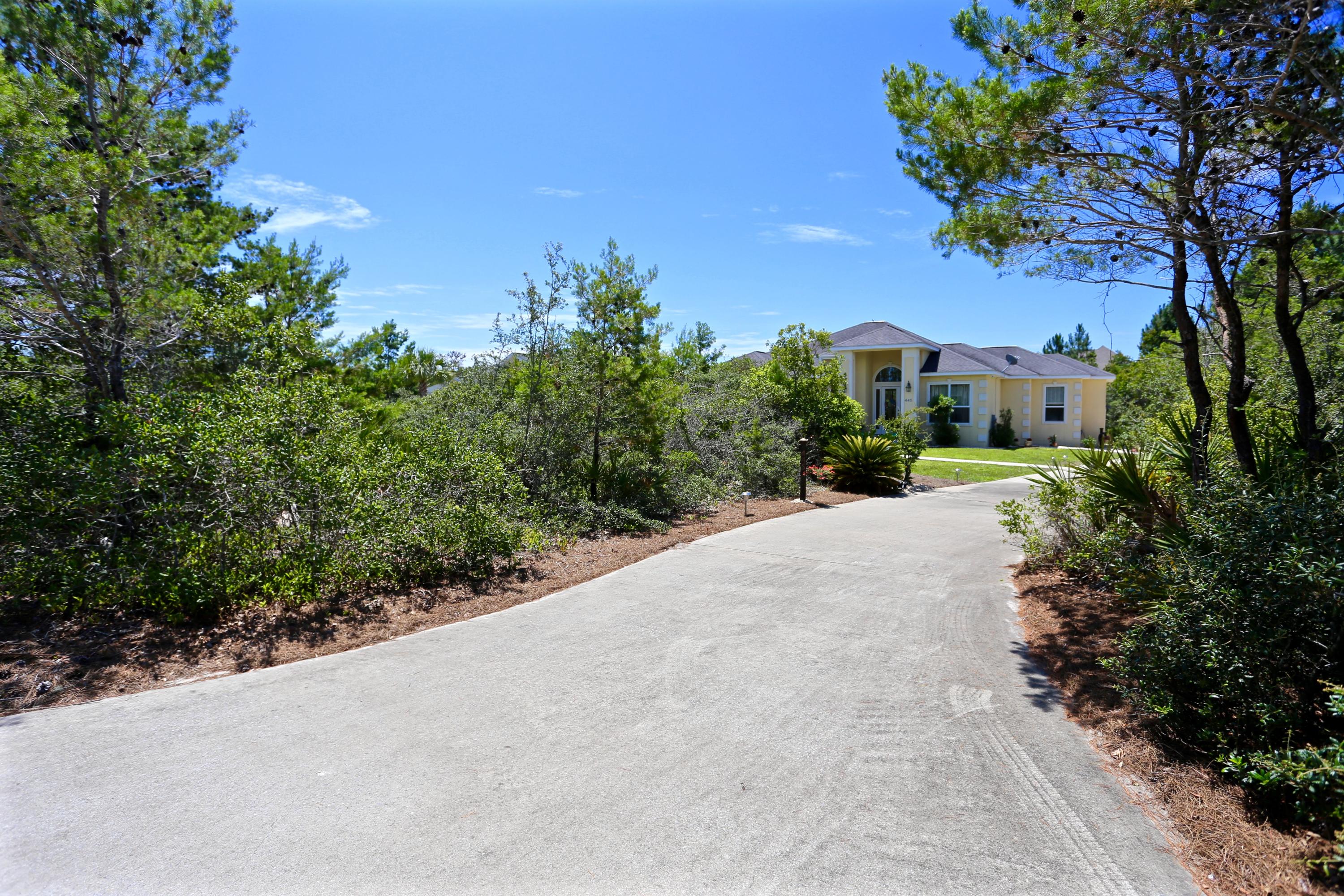 COUNTRY CLUB ESTATES - Residential