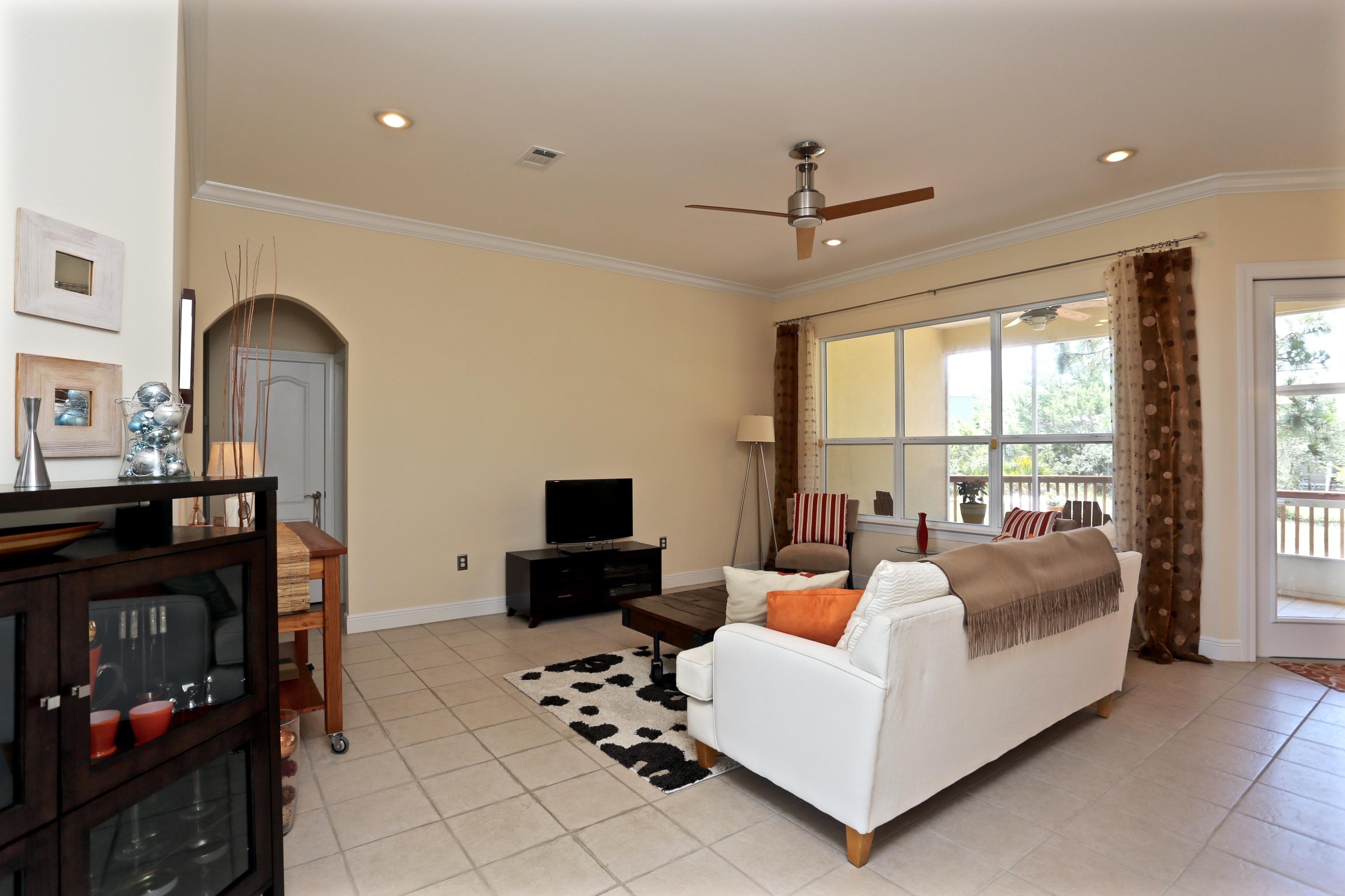 COUNTRY CLUB ESTATES - Residential