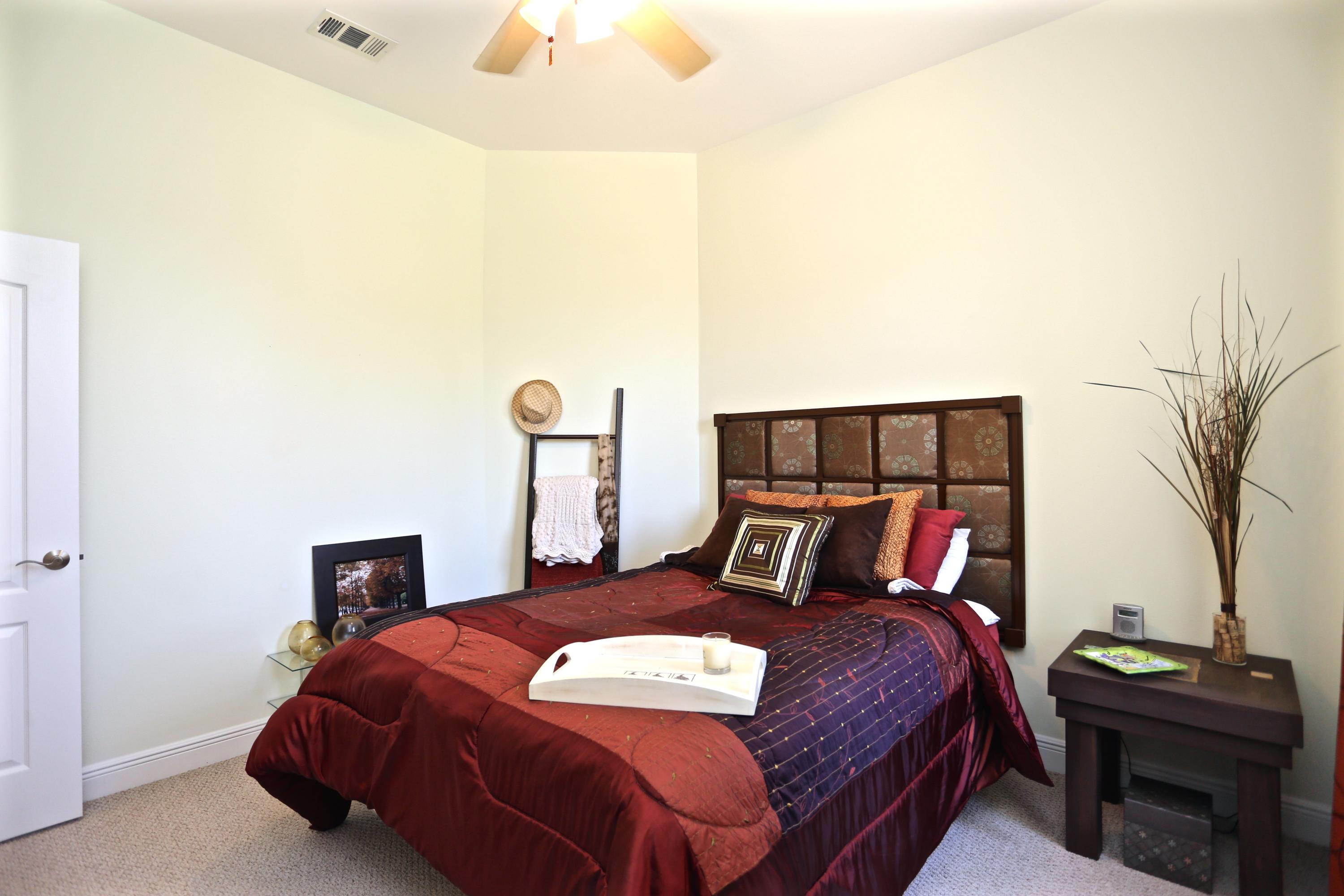 COUNTRY CLUB ESTATES - Residential