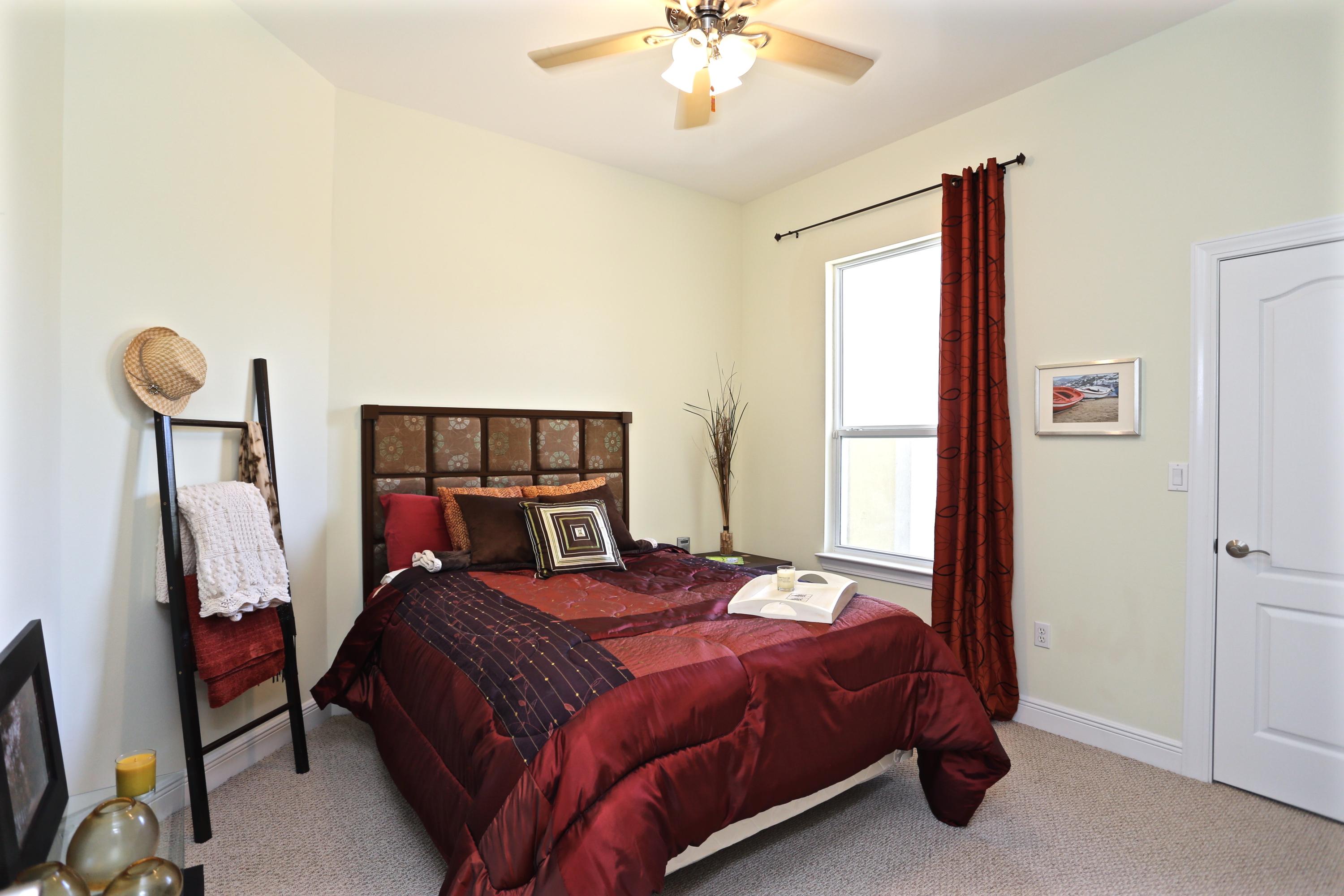 COUNTRY CLUB ESTATES - Residential