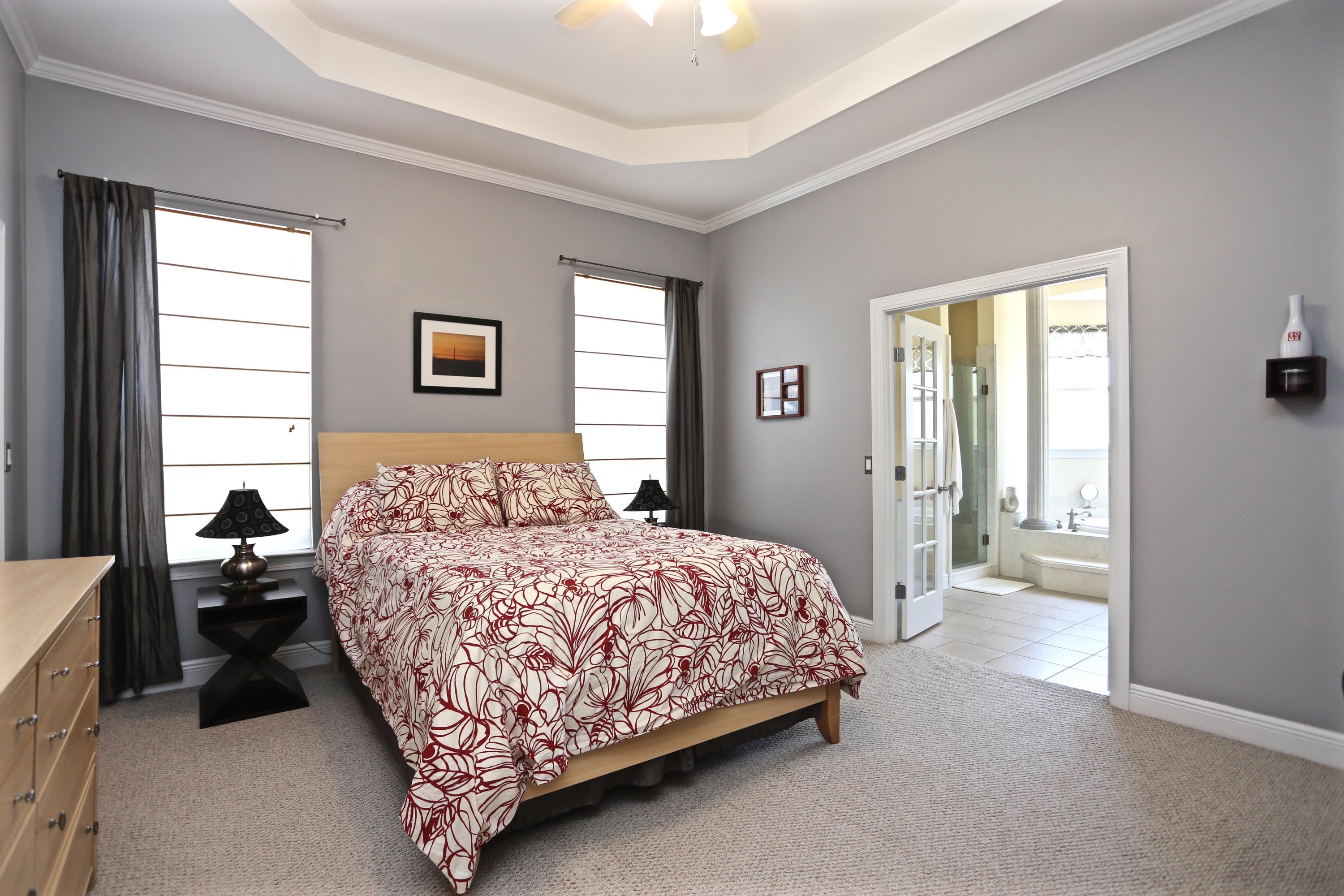 COUNTRY CLUB ESTATES - Residential