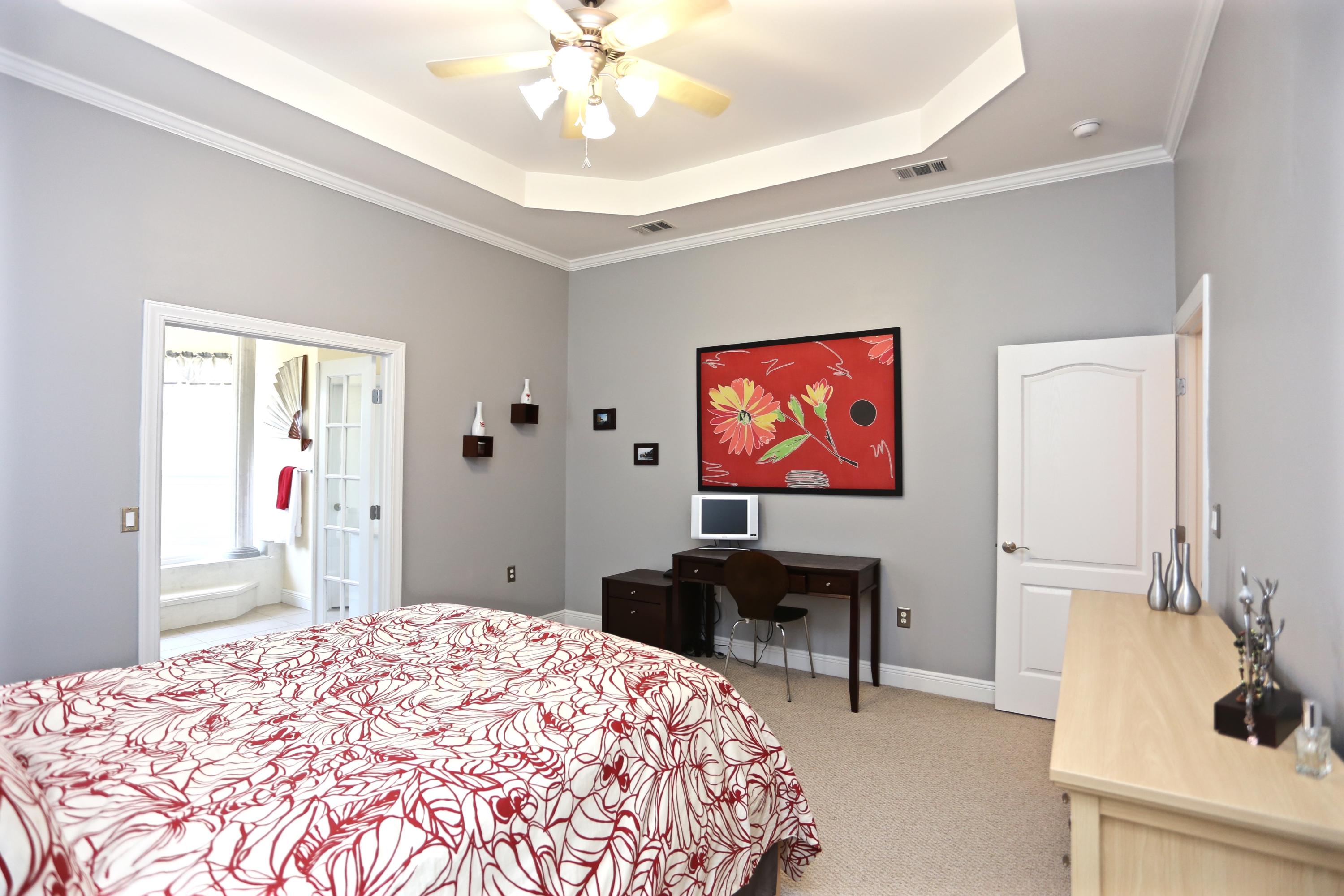 COUNTRY CLUB ESTATES - Residential