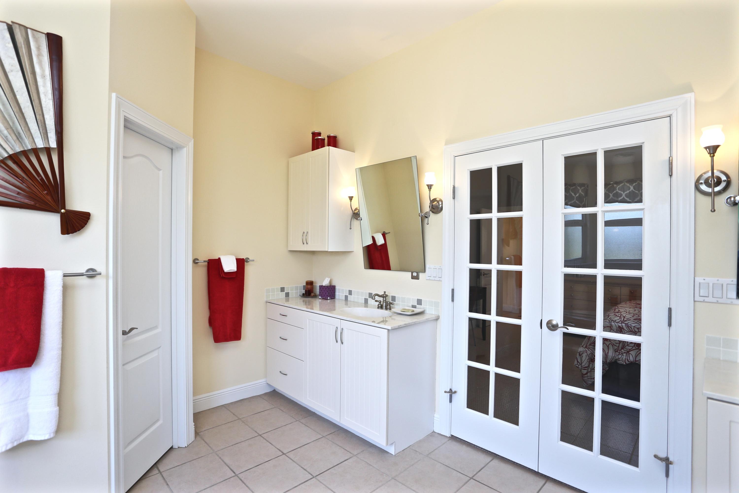 COUNTRY CLUB ESTATES - Residential