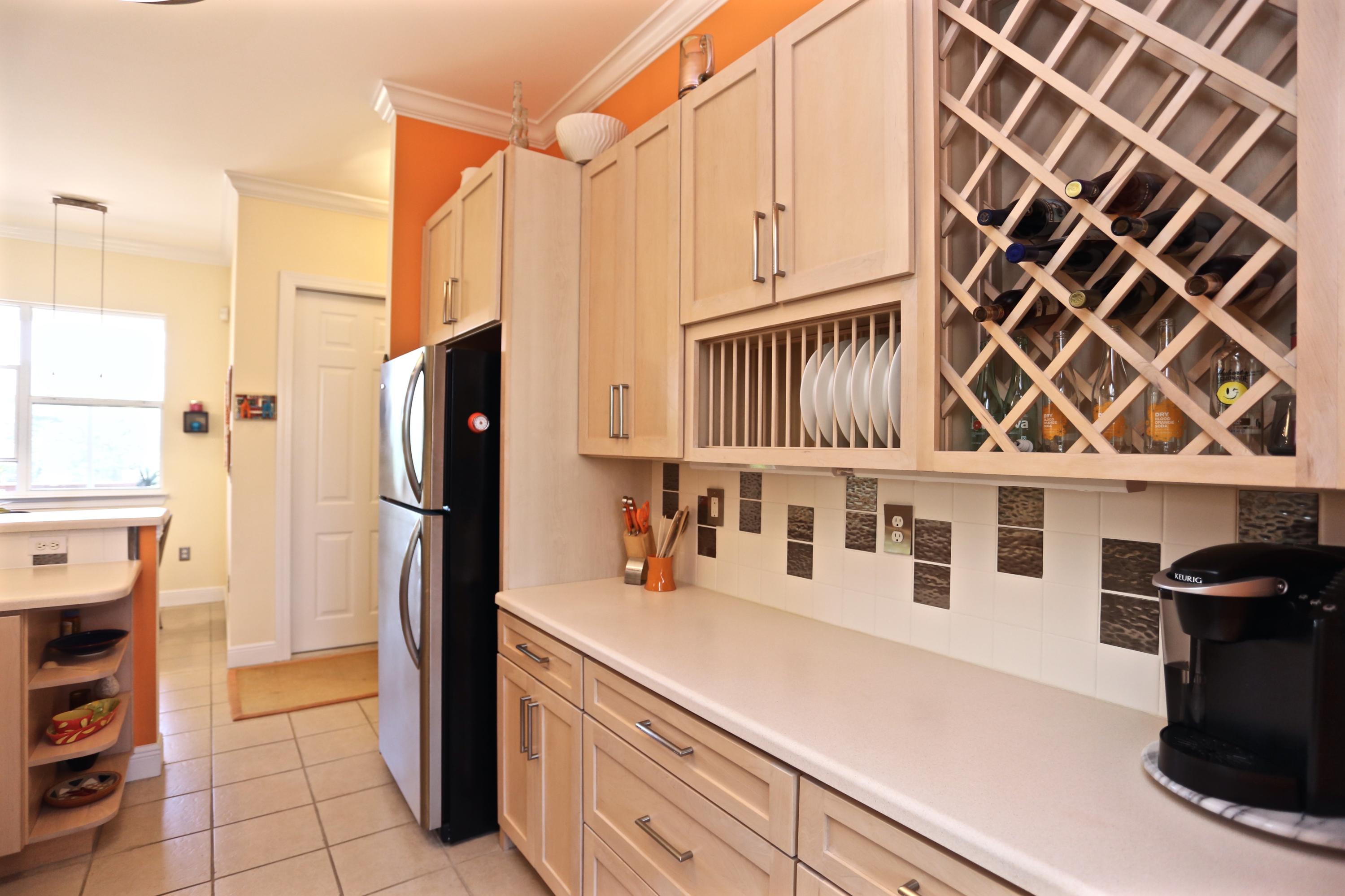 COUNTRY CLUB ESTATES - Residential