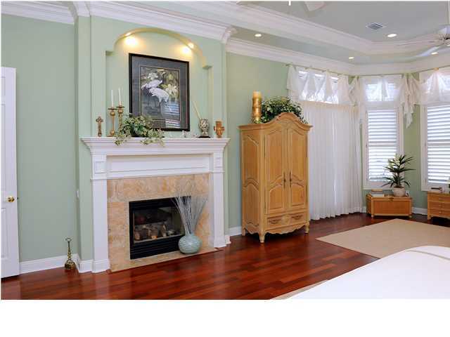 BURNT PINE - Residential